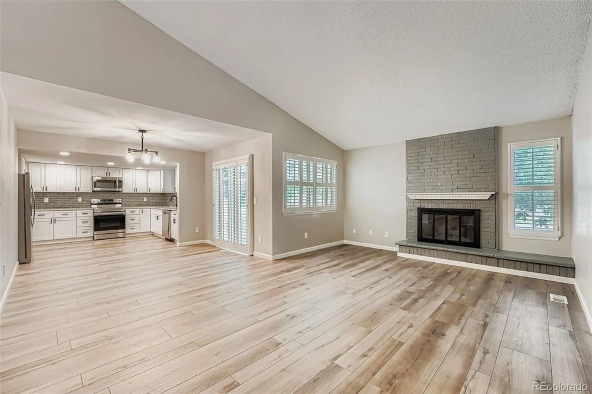 Property Slideshow image 2 of 22 | 2800 s heather gardens way b, Aurora, CO, 80014