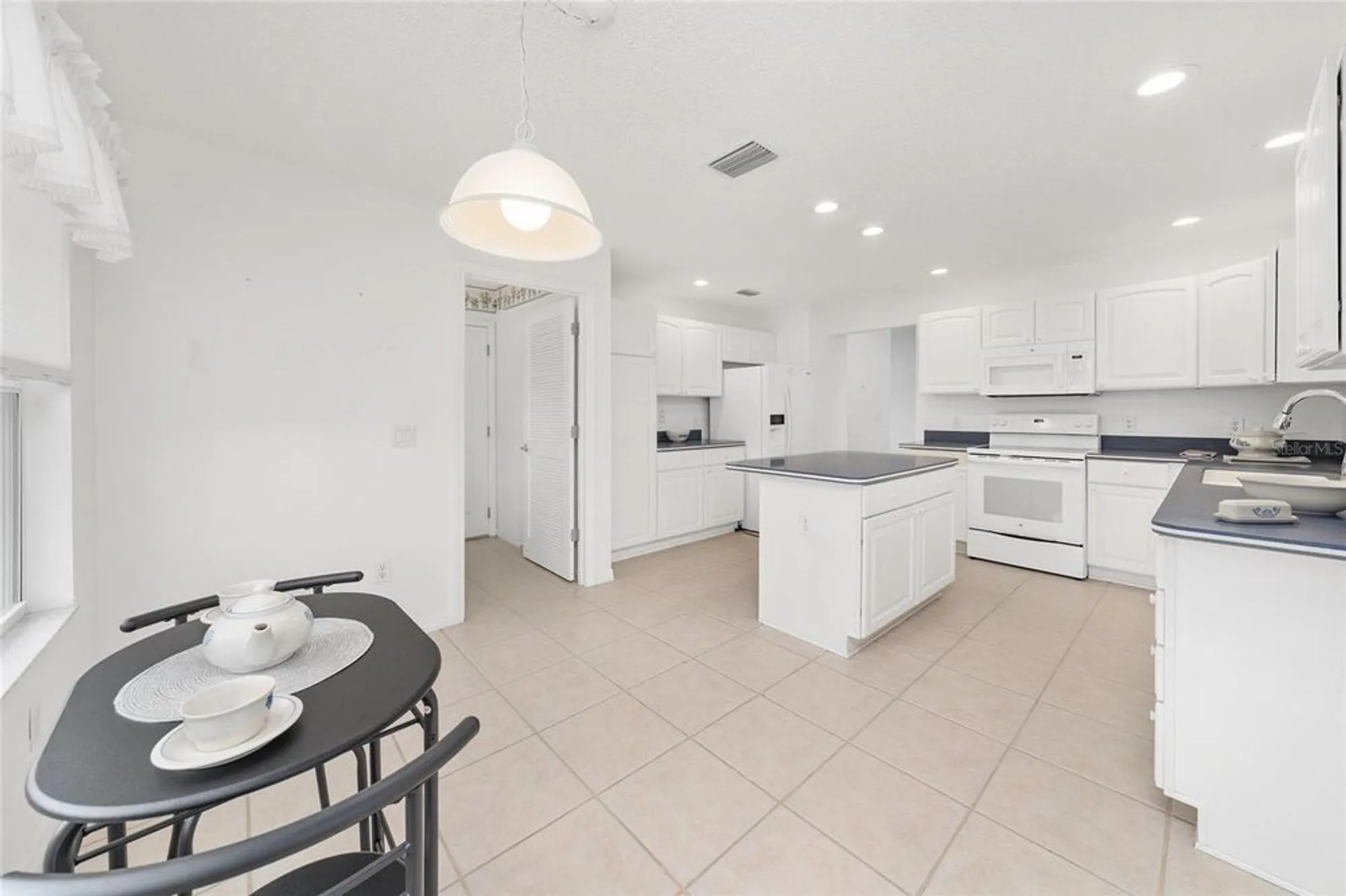 Property Slideshow image 26 of 72 | 560 smithfield pl, The Villages, FL, 32162