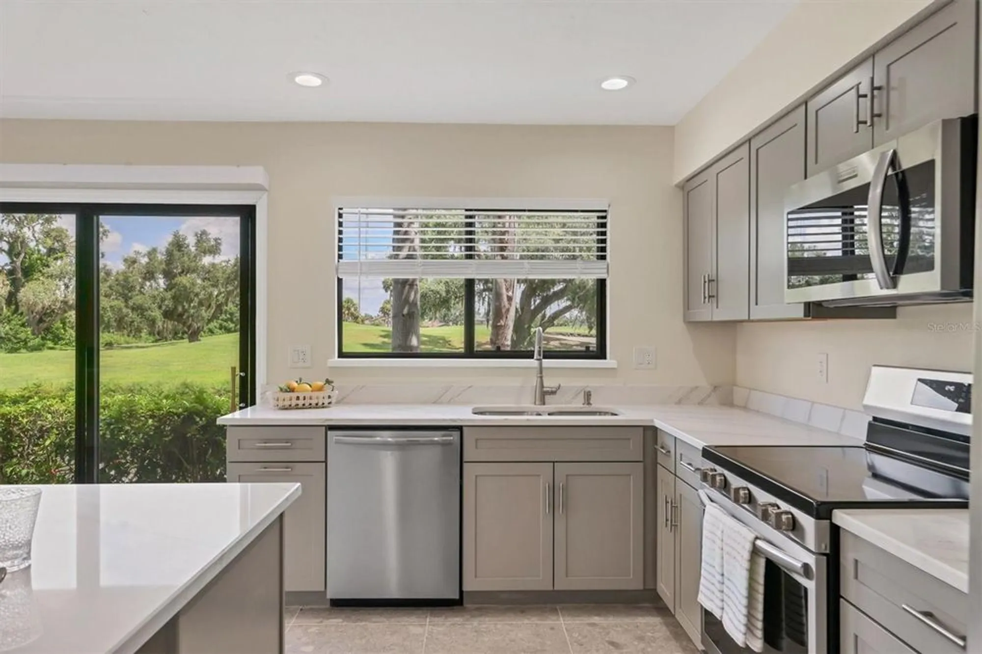 Property Slideshow image 28 of 78 | 4555 forest wood trl 23, Sarasota, FL, 34241