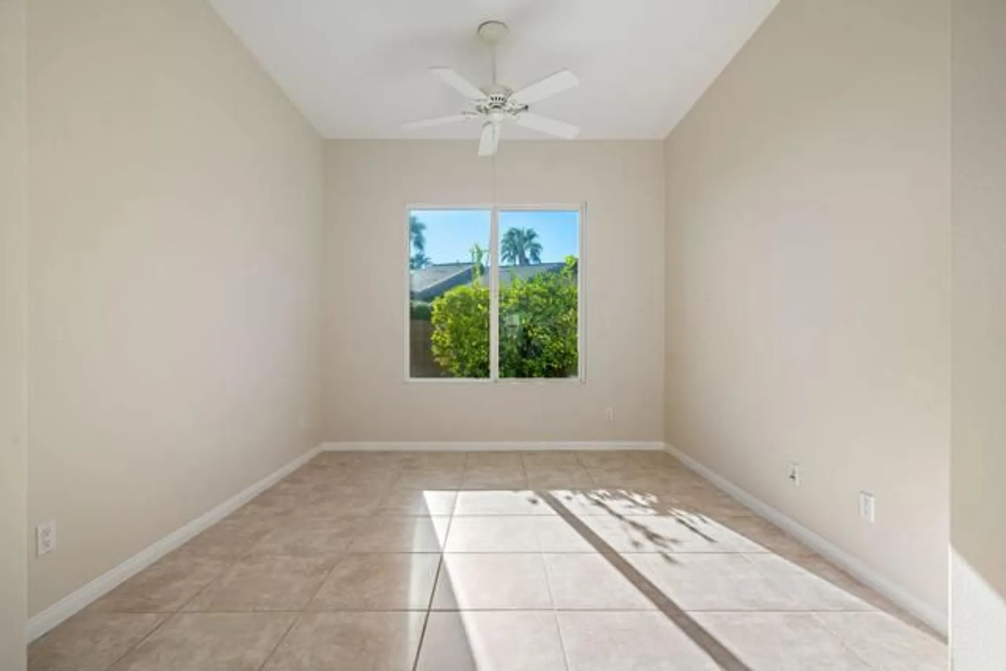 Property Slideshow image 18 of 48 | 81943 prism dr, La Quinta, CA, 92253