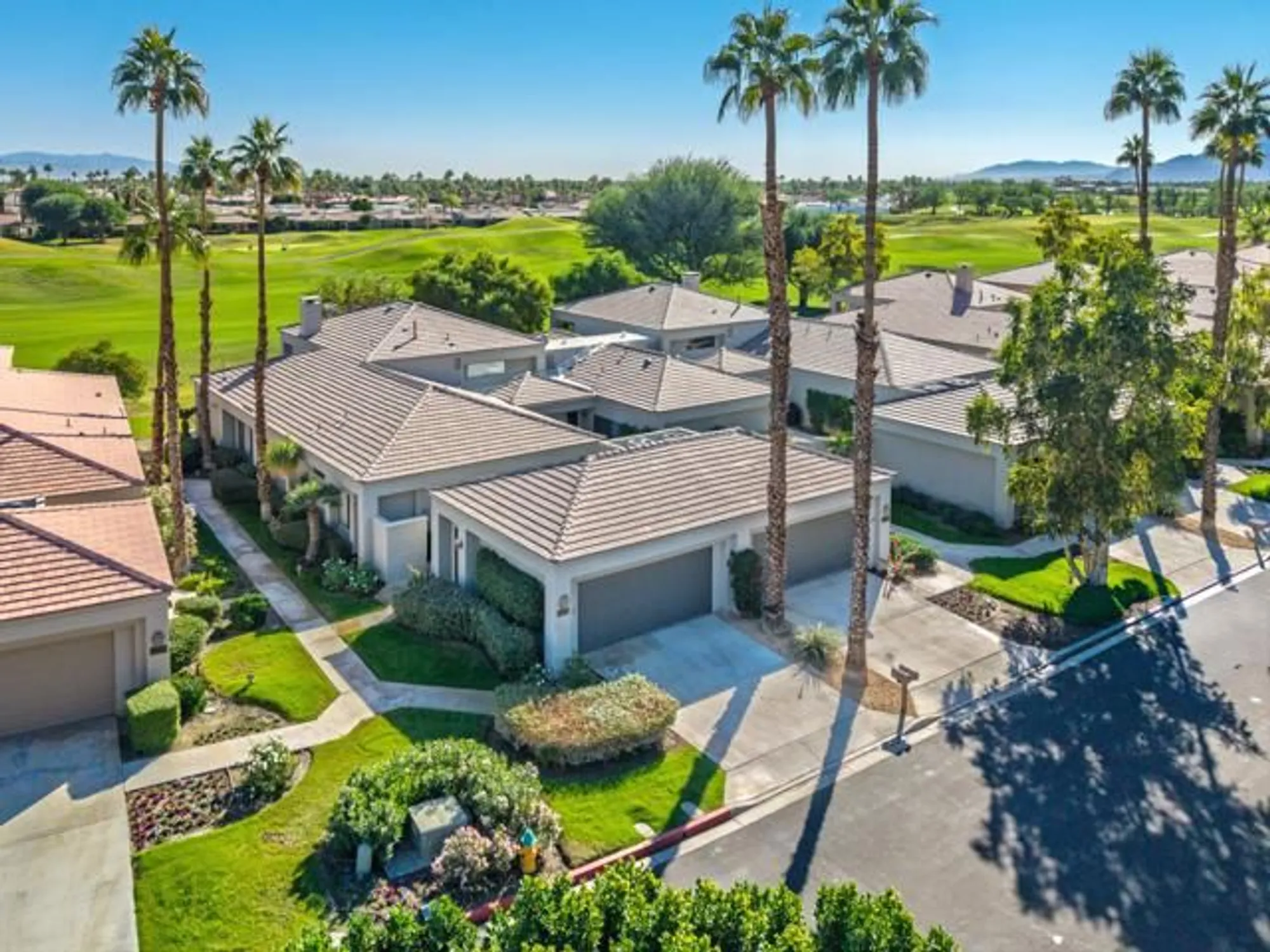 Property Slideshow image 33 of 35 | 54860 oak tree a32, La Quinta, CA, 92253