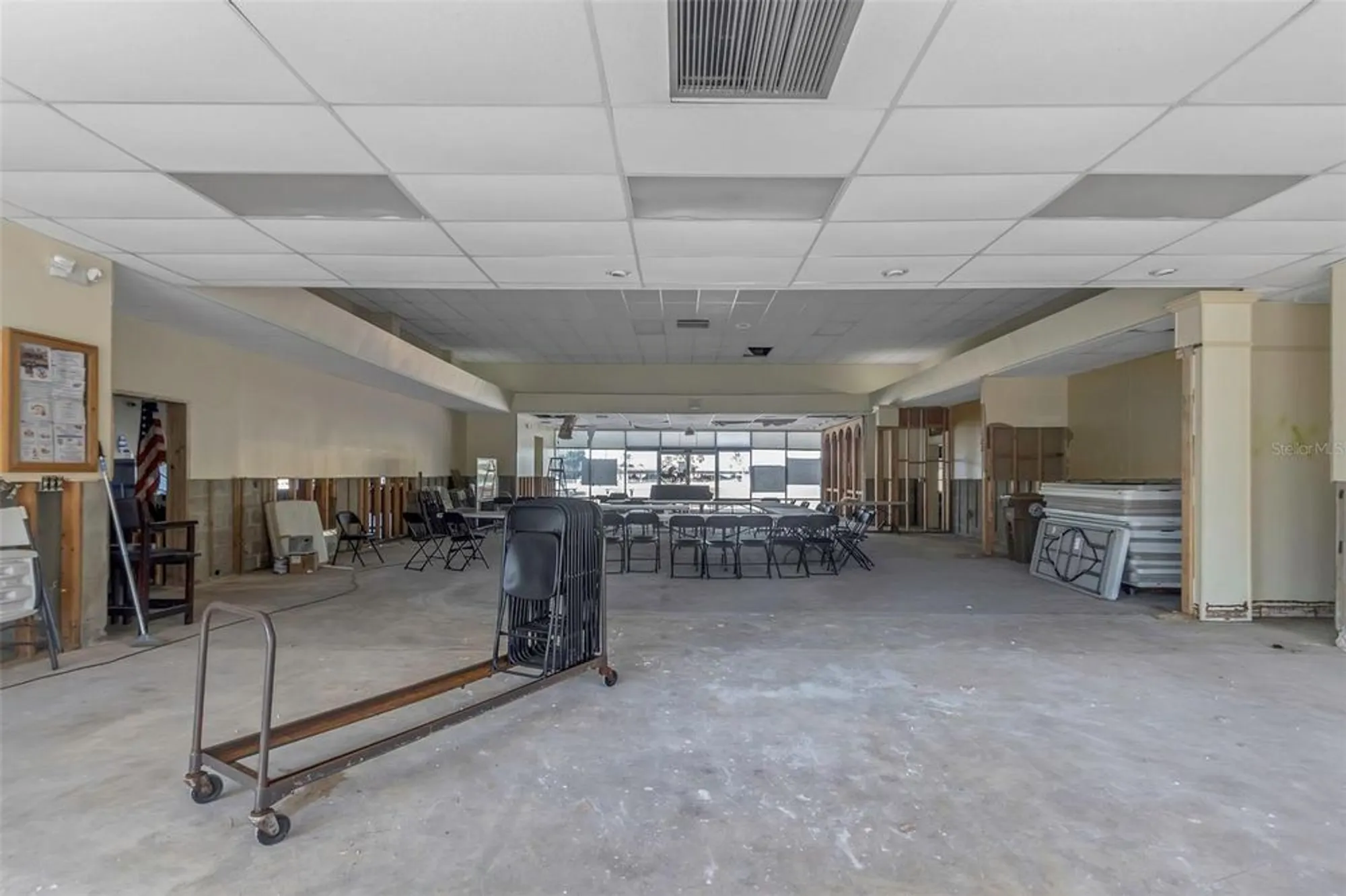 Property Slideshow image 44 of 95 | 4550 cove cir apt 207, St Petersburg, FL, 33708