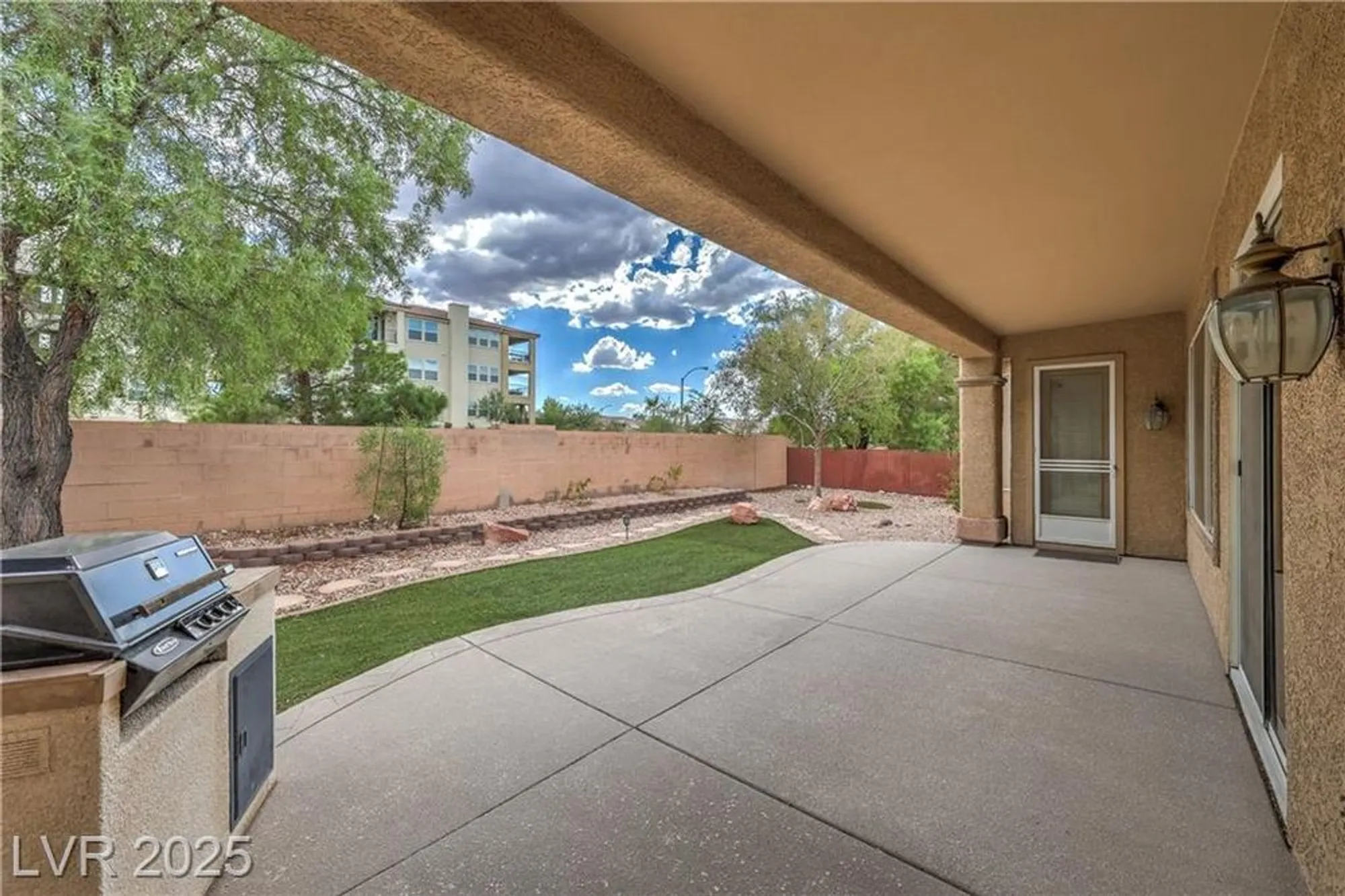 Property Slideshow image 23 of 35 | 2563 collinsville dr, Henderson, NV, 89052