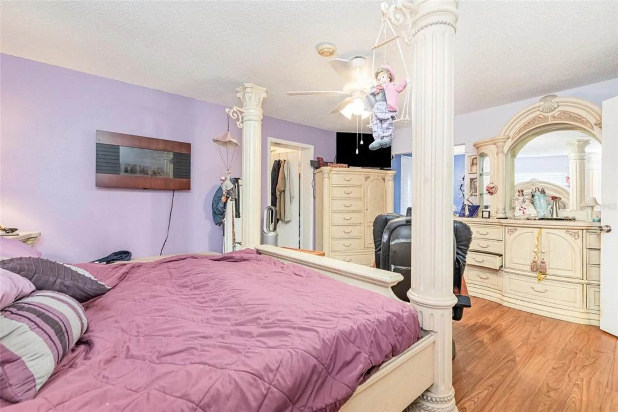 Property Slideshow image 17 of 48 | 305 cranston pl, Sun City Center, FL, 33573