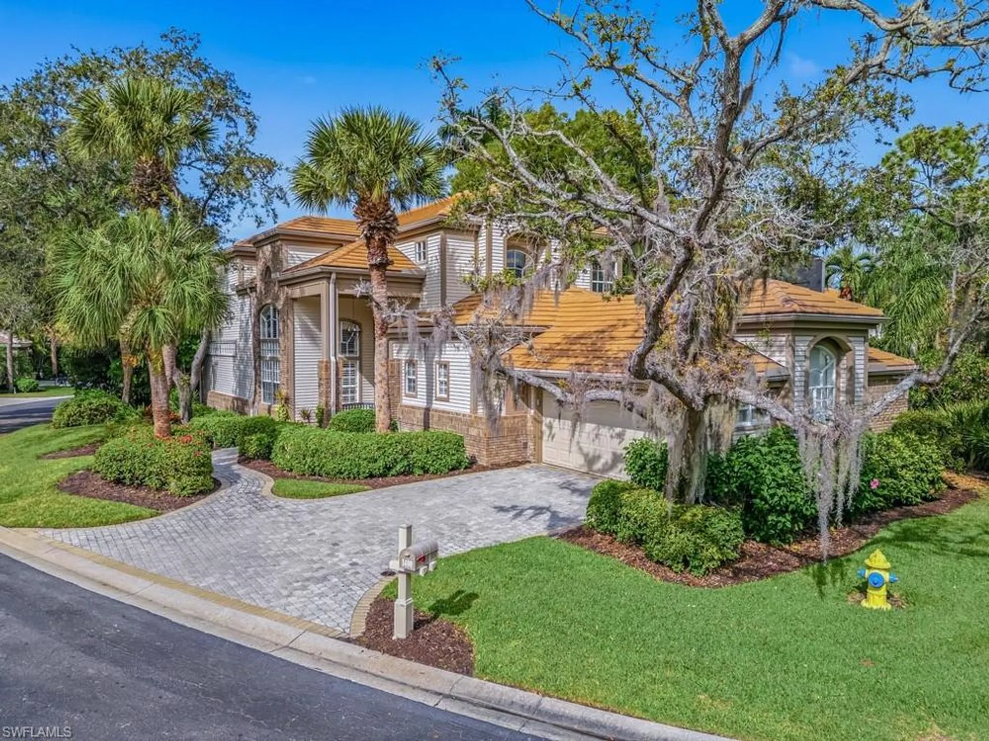Property Slideshow image 32 of 42 | 3490 thornbury ln, Bonita Springs, FL, 34134