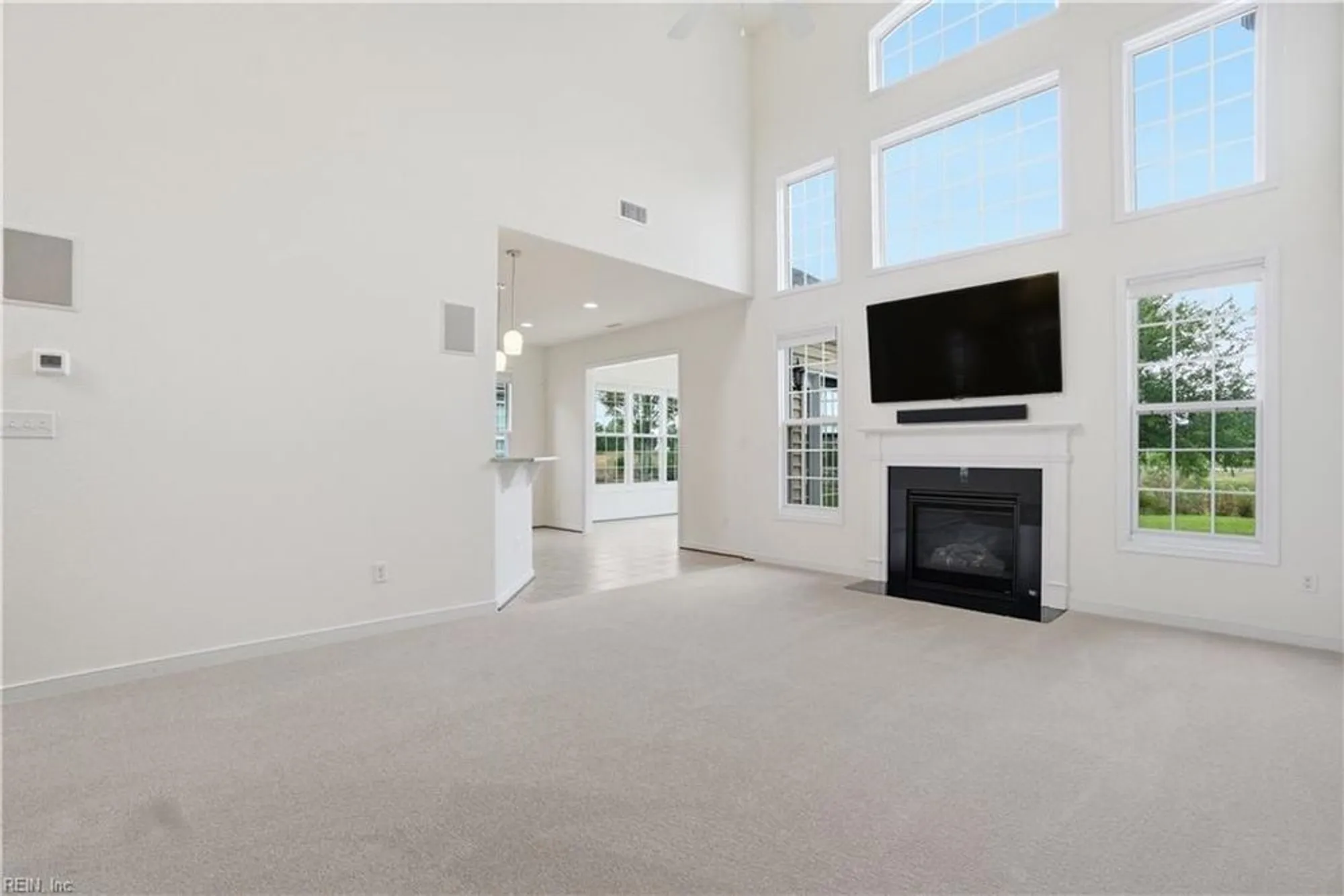 Property Slideshow image 3 of 50 | 502 dunning ln, Chesapeake, VA, 23322