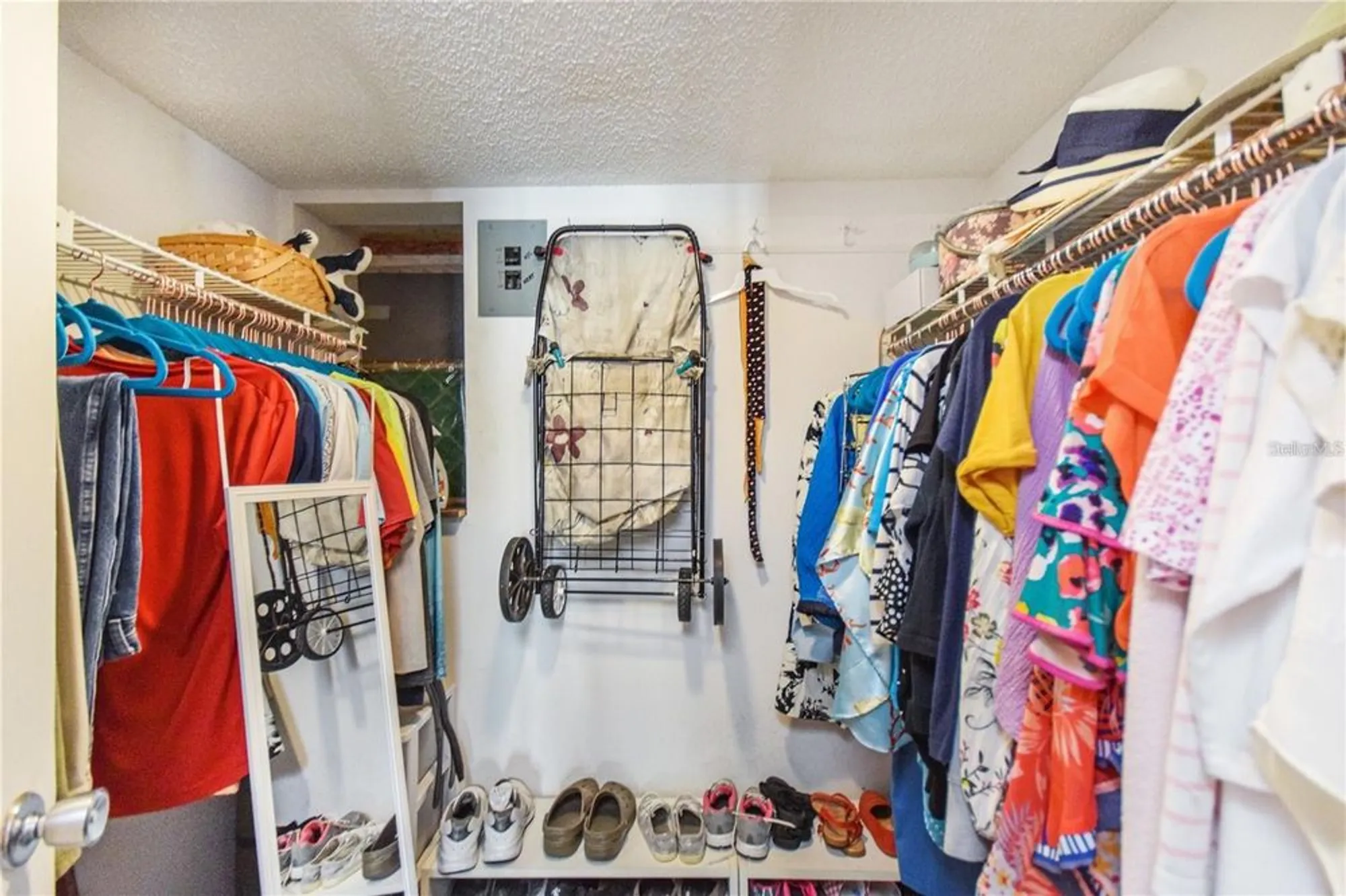 Property Slideshow image 27 of 43 | 3617 lake bayshore dr j-401, Bradenton, FL, 34205