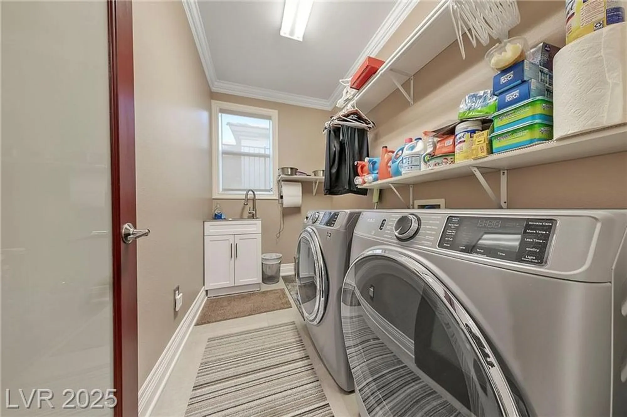 Property Slideshow image 36 of 56 | 1999 oliver springs st, Henderson, NV, 89052