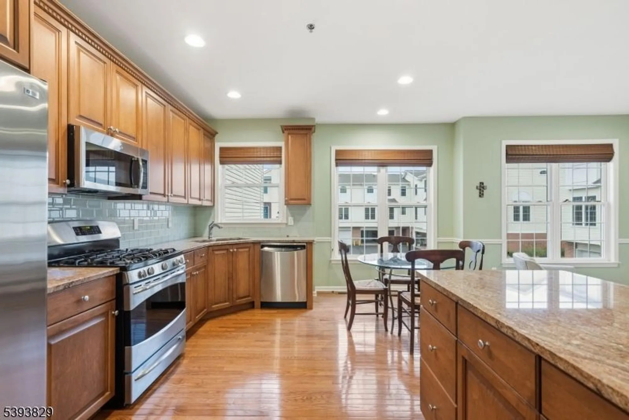 Property Slideshow image 4 of 40 | 613 maple ct, Garwood, NJ, 07027