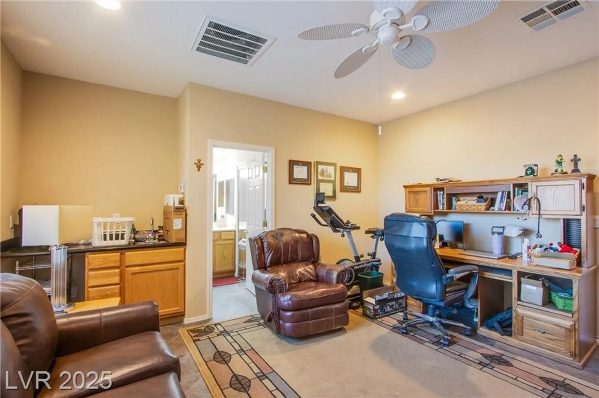 Property Slideshow image 10 of 31 | 2581 evansville ave, Henderson, NV, 89052