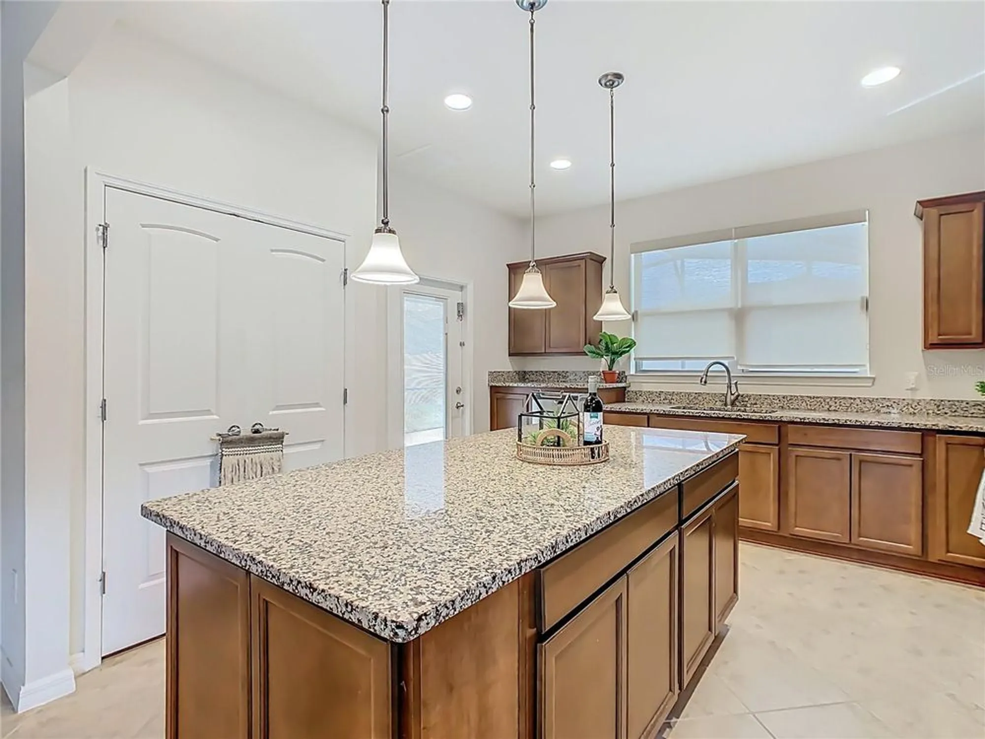 Property Slideshow image 12 of 60 | 210 tomelloso way, Davenport, FL, 33837