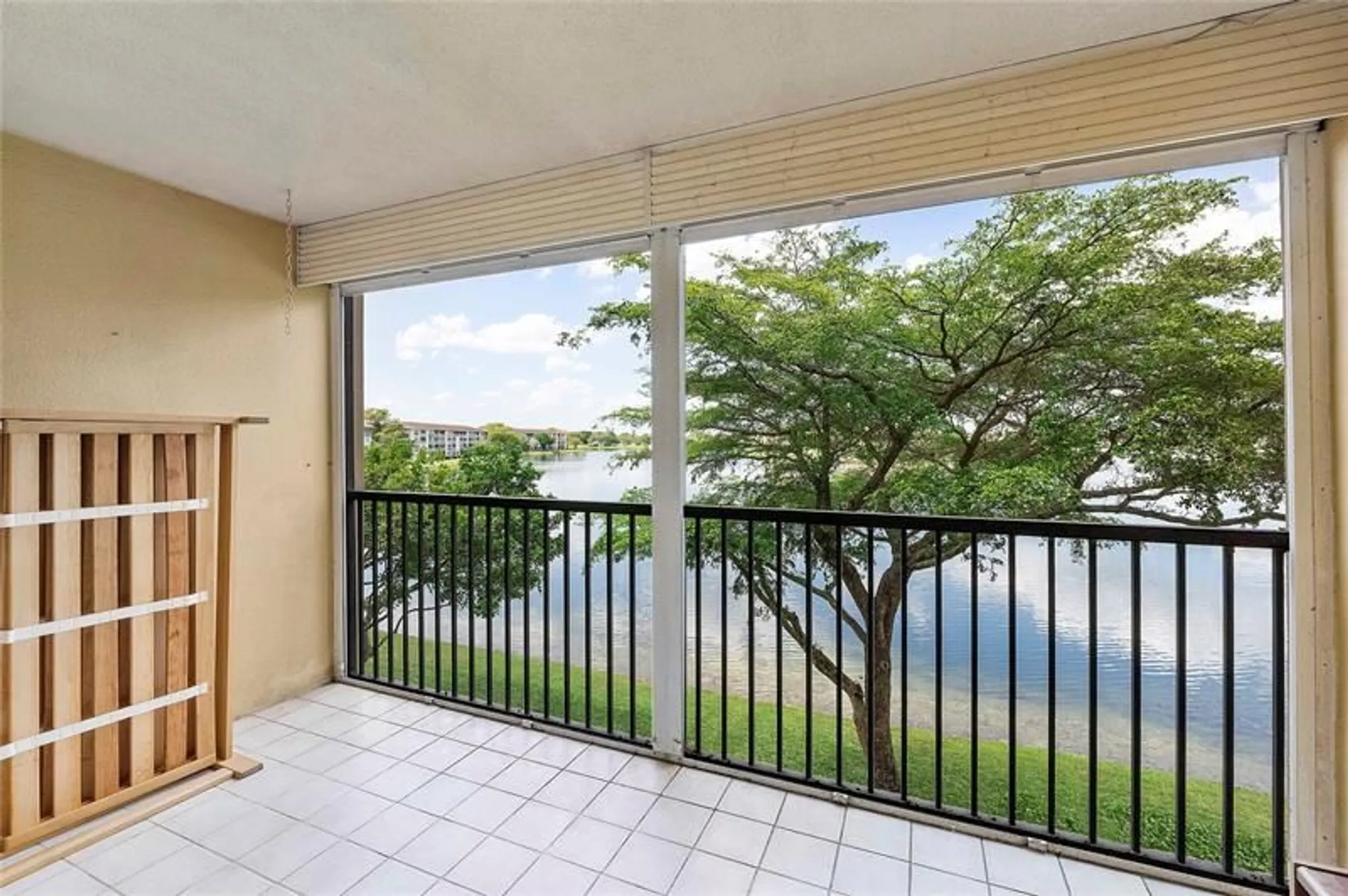 Property Slideshow image 13 of 44 | 13355 sw 16th ct 313e, Pembroke Pines, FL, 33027