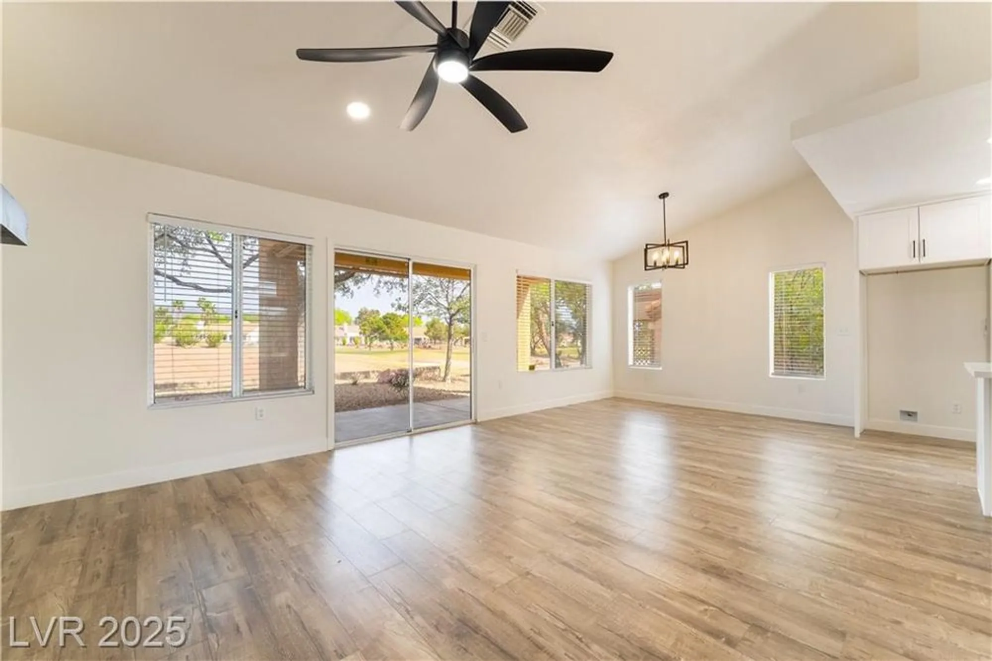 Property Slideshow image 14 of 36 | 2505 showcase dr, Las Vegas, NV, 89134