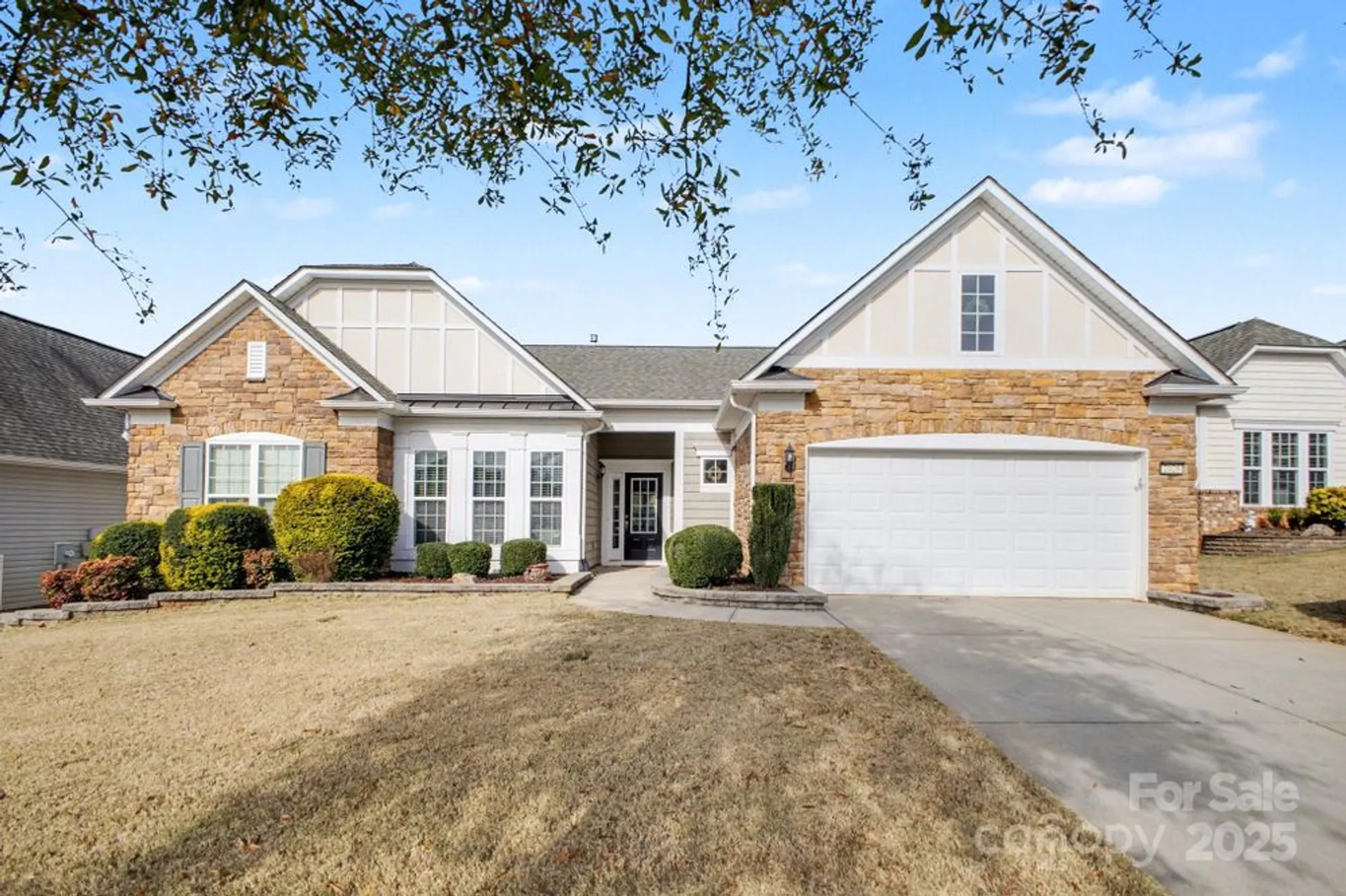Property Slideshow image 1 of 37 | 2028 bronze leaf dr, Fort Mill, SC, 29707