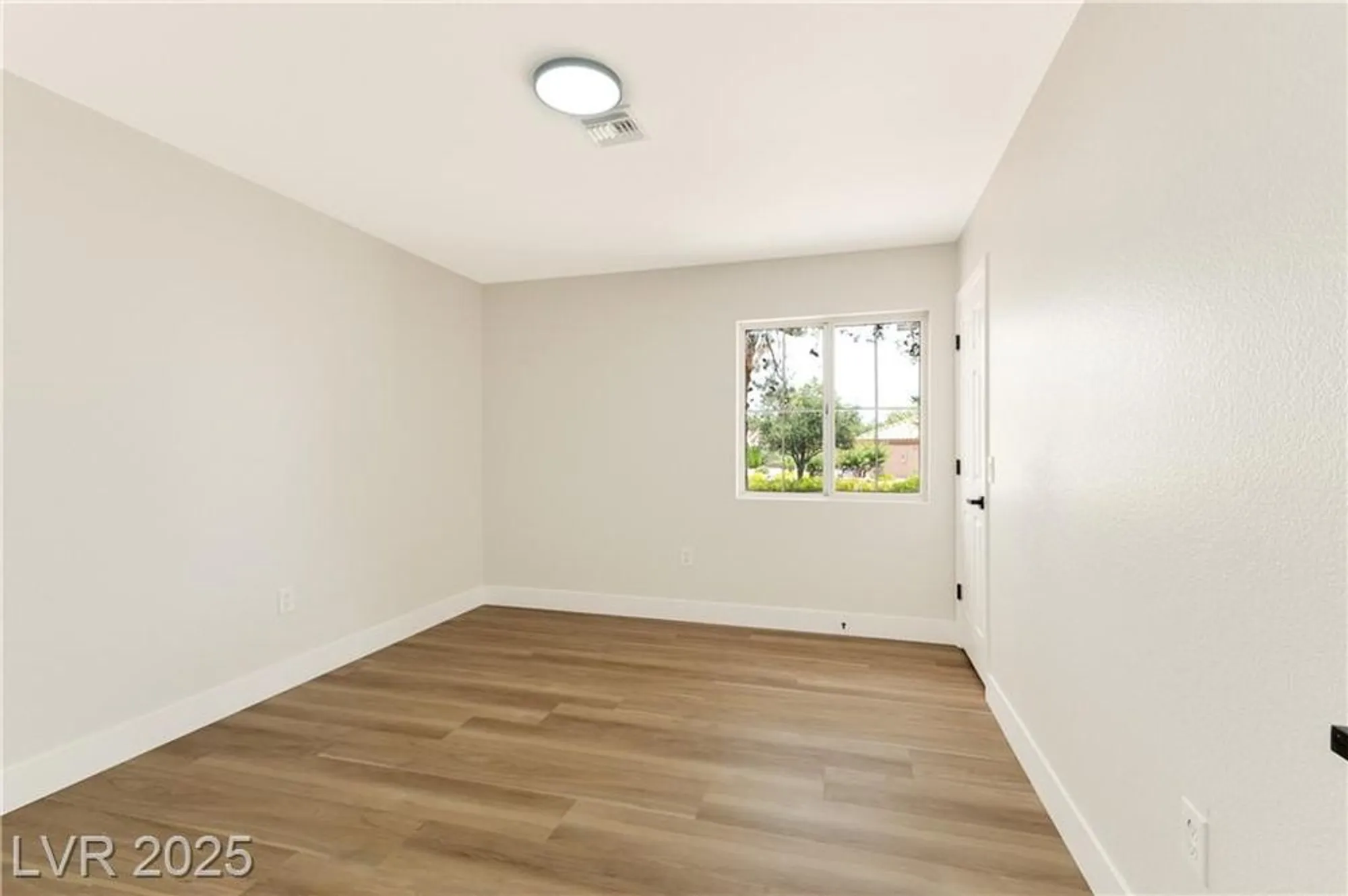 Property Slideshow image 20 of 35 | 2645 saltbush dr, Las Vegas, NV, 89134