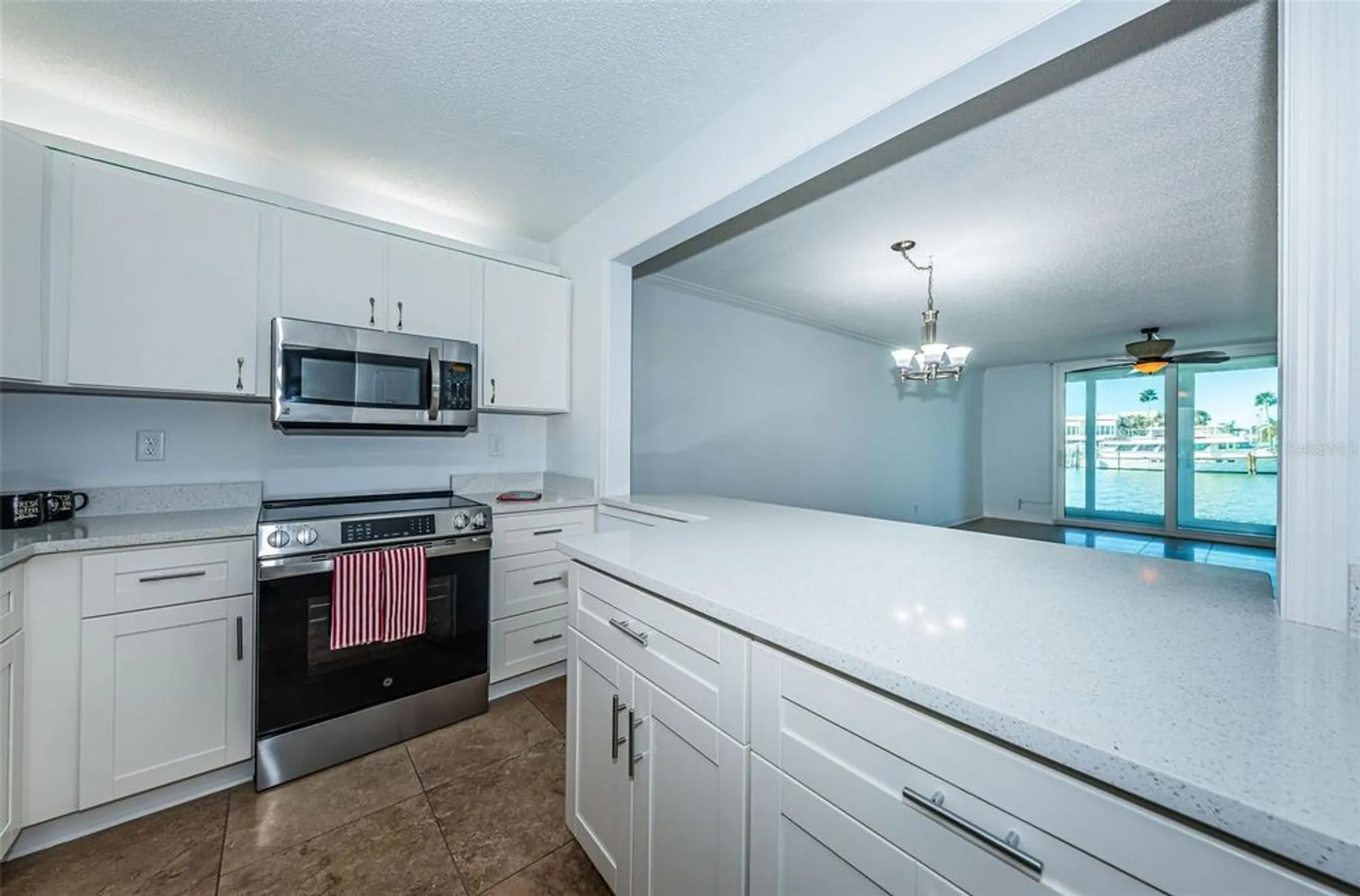Property Slideshow image 16 of 90 | 7420 bay island dr 171, South Pasadena, FL, 33707