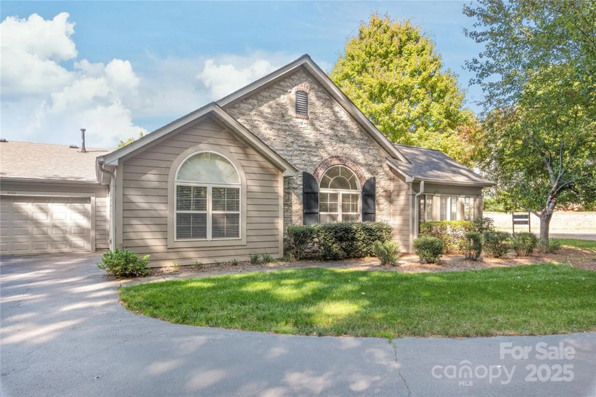 Property Slideshow image 3 of 16 | 3052 polo view ln, Matthews, NC, 28105