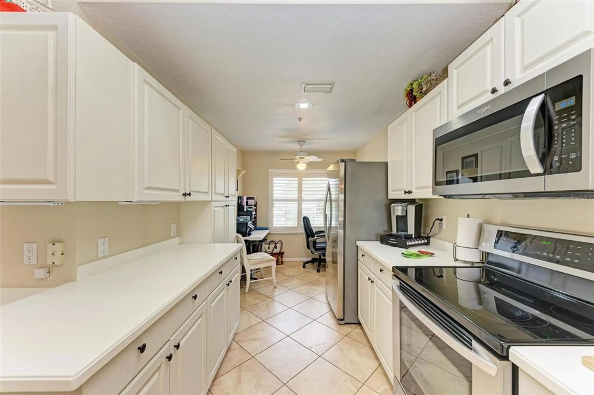 Property Slideshow image 14 of 35 | 6620 pineview ter, Bradenton, FL, 34203