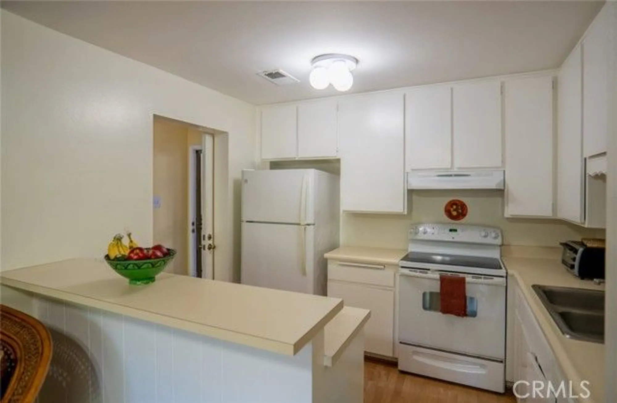 Property Slideshow image 11 of 28 | 327 chestnut hill ct 22, Thousand Oaks, CA, 91360