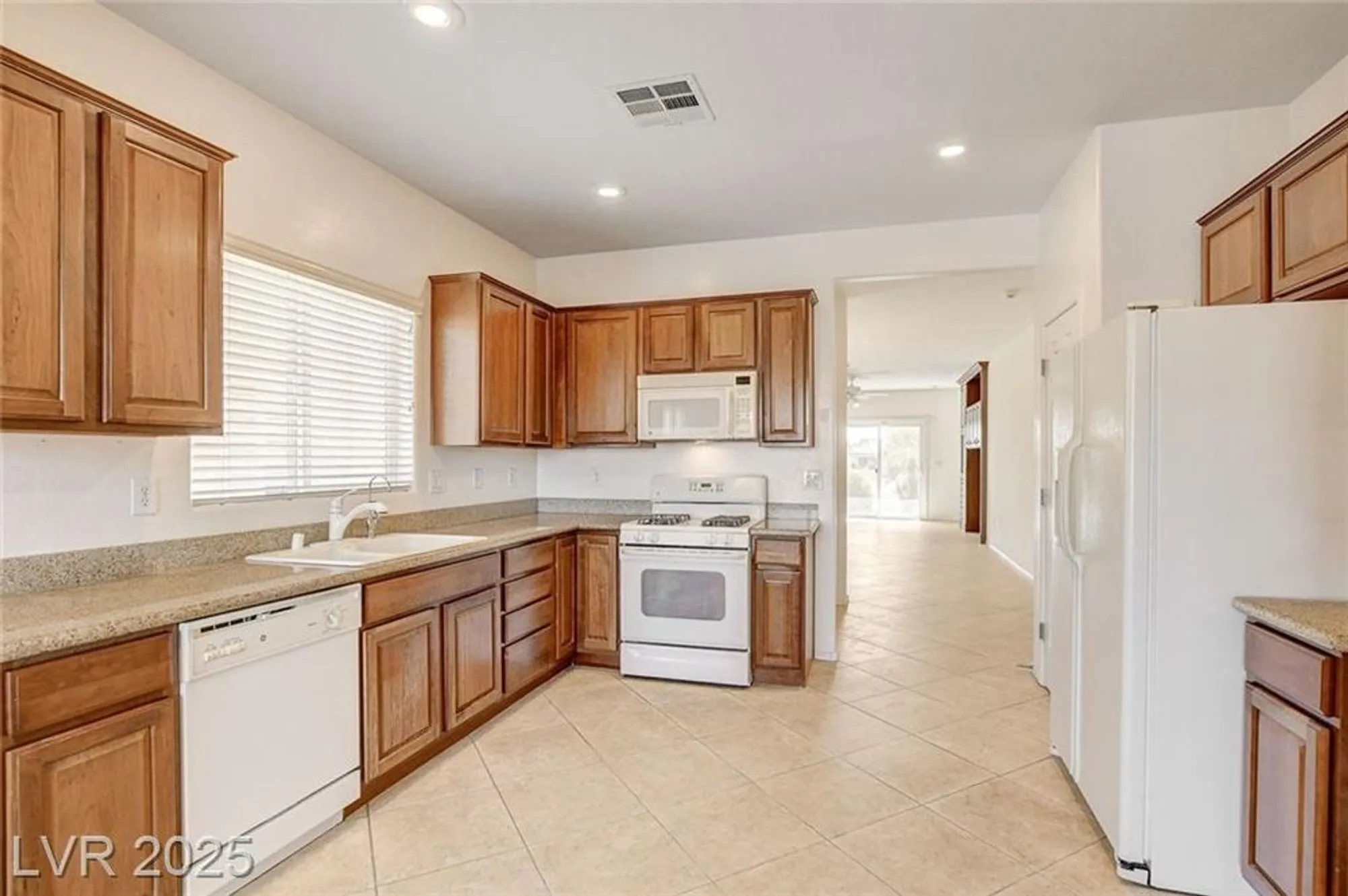 Property Slideshow image 5 of 48 | 2421 willow wren dr, North Las Vegas, NV, 89084
