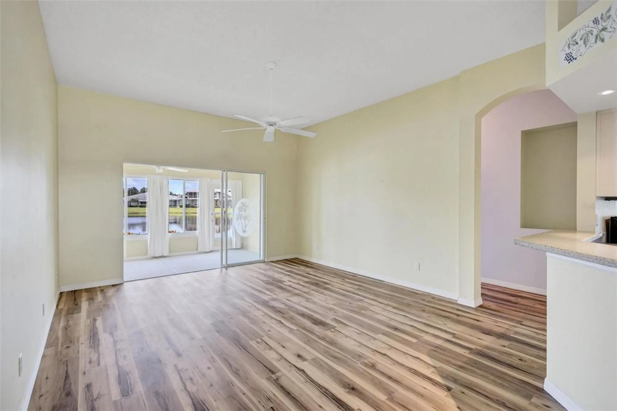 Property Slideshow image 6 of 48 | 811 staffordshire ln 32, Sun City Center, FL, 33573