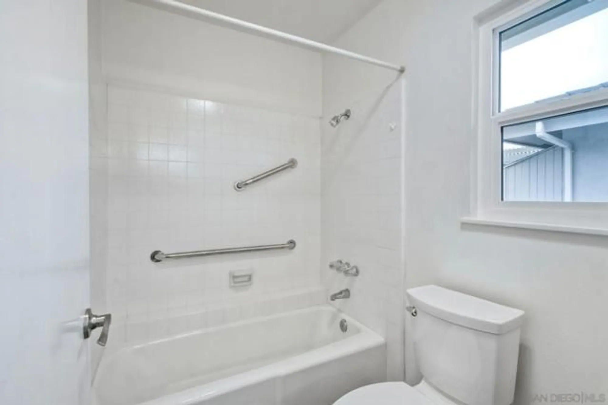 Property Slideshow image 21 of 42 | 12085 calle de maria, San Diego, CA, 92128