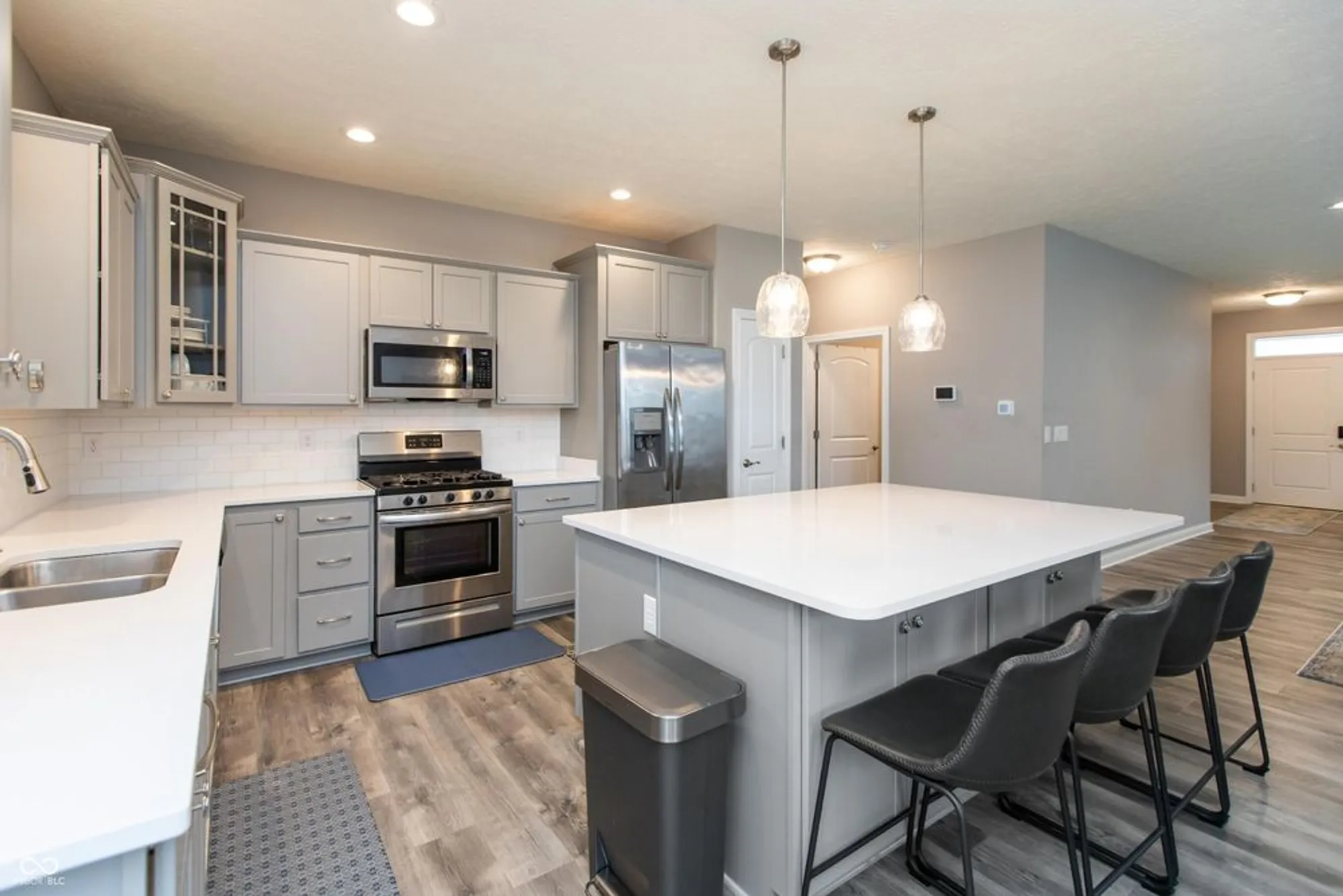 Property Slideshow image 6 of 23 | 253 darrough dr, Greenwood, IN, 46143