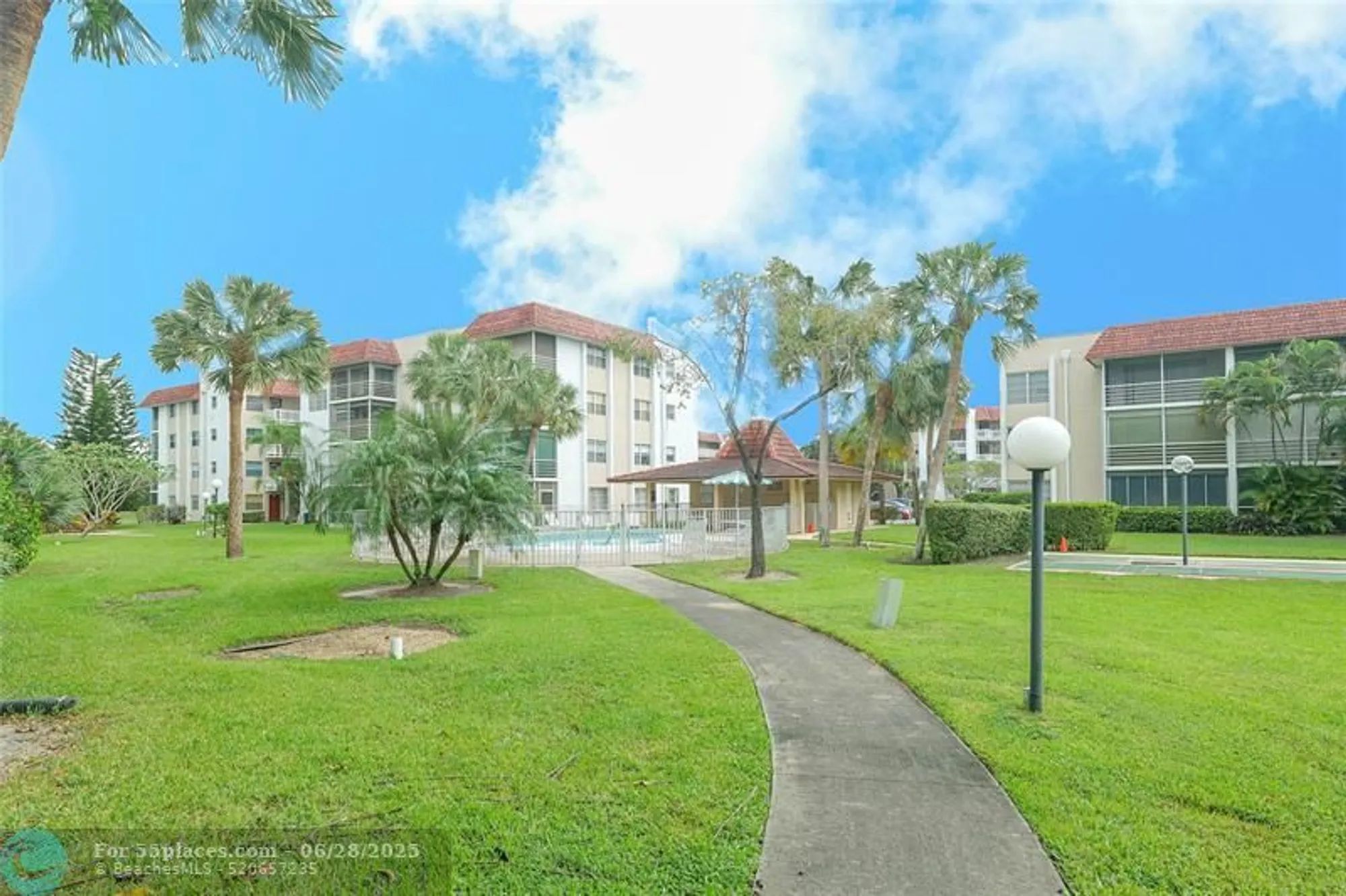 Property Slideshow image 36 of 57 | 3531 inverrary dr apt 407, Lauderhill, FL, 33319