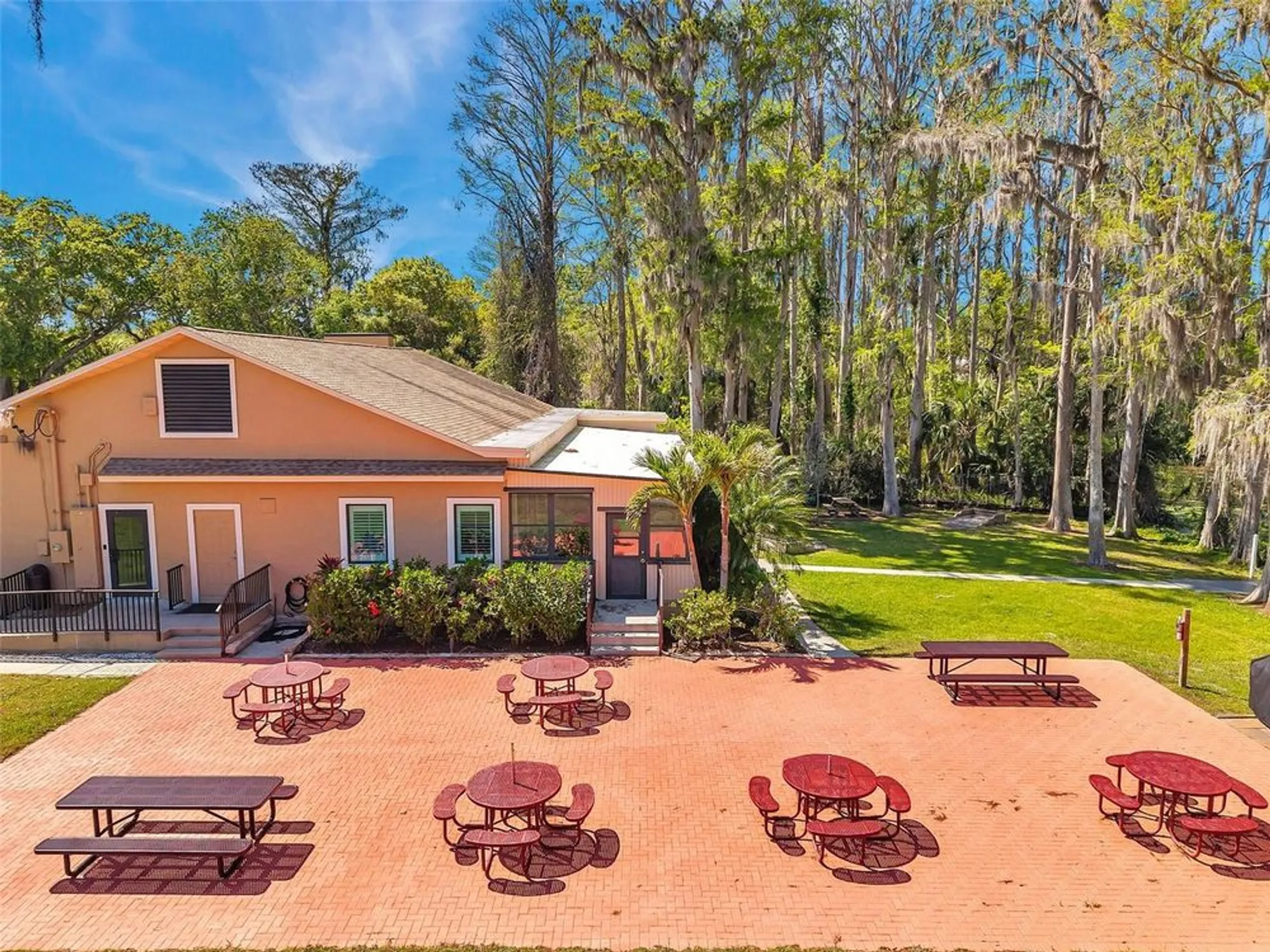 Property Slideshow image 43 of 86 | 3957 tarpon pointe cir, Palm Harbor, FL, 34684