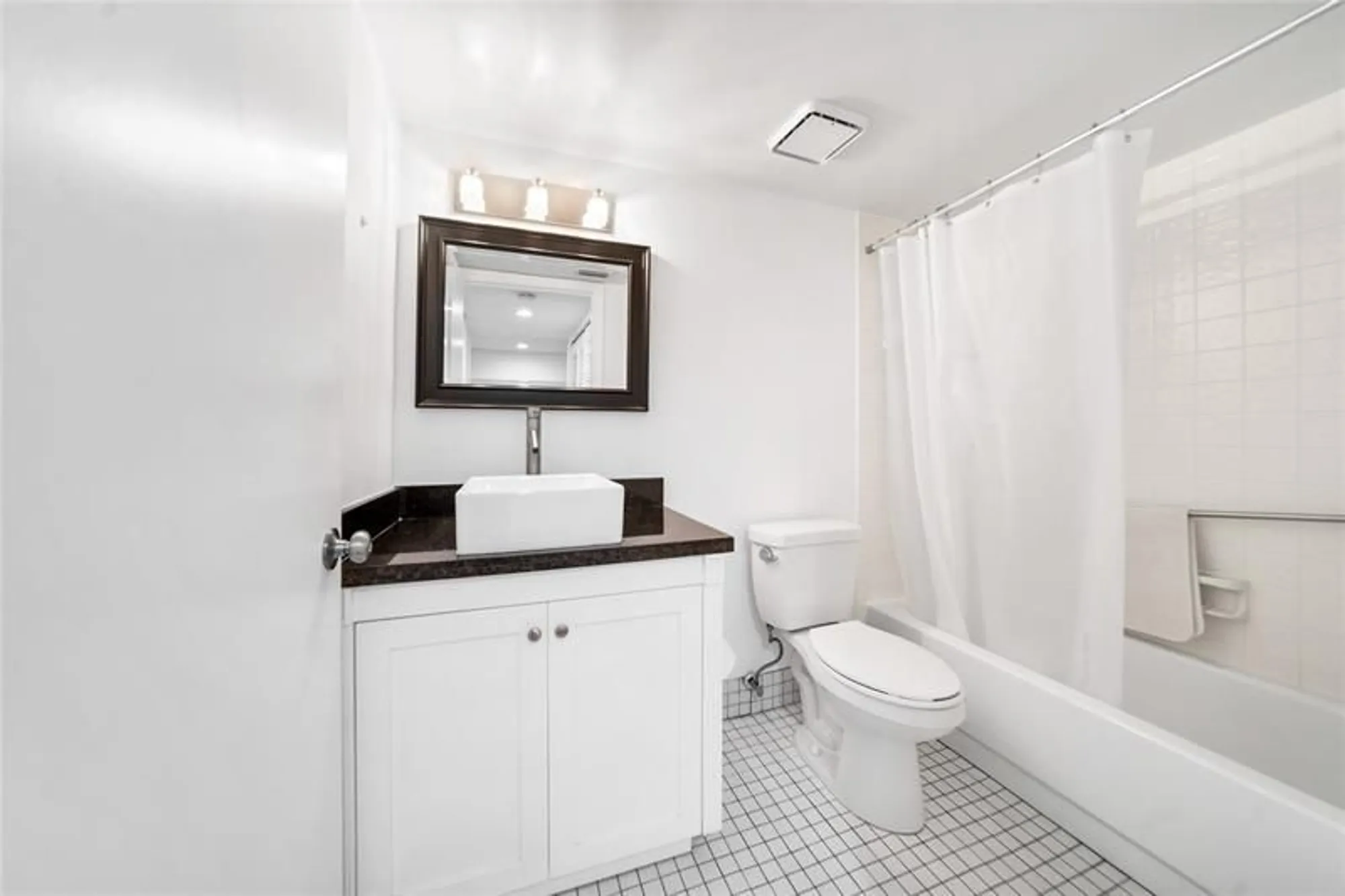 Property Slideshow image 24 of 35 | 7427 n devon dr 108, Tamarac, FL, 33321