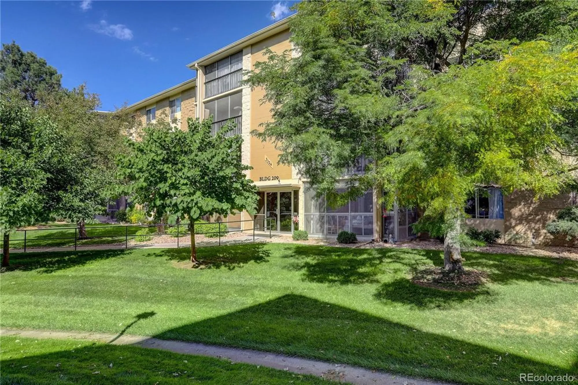 Property Slideshow image 28 of 28 | 3124 s wheeling way 404, Aurora, CO, 80014