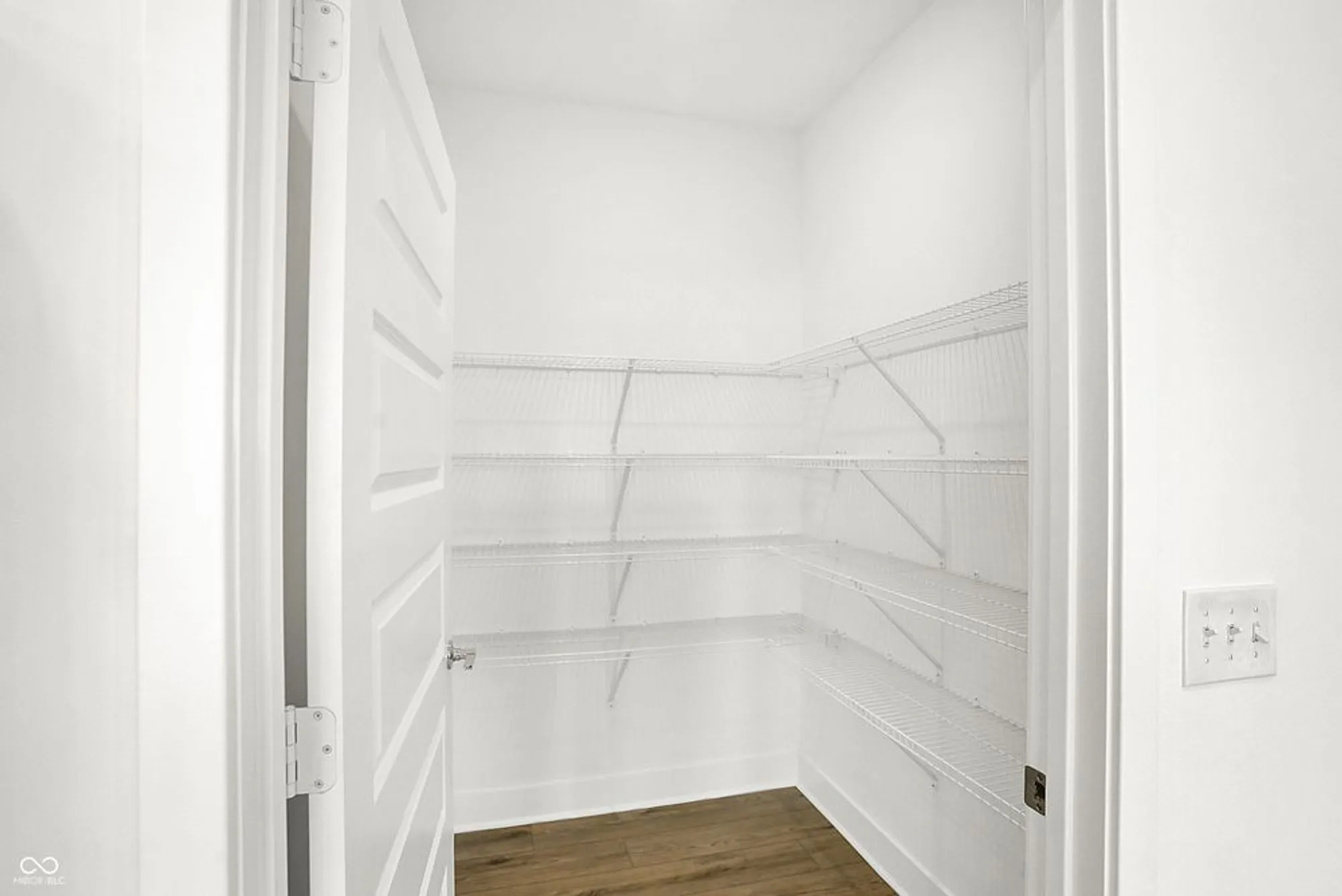 Property Slideshow image 13 of 46 | 5062 foxley park ln, Avon, IN, 46123