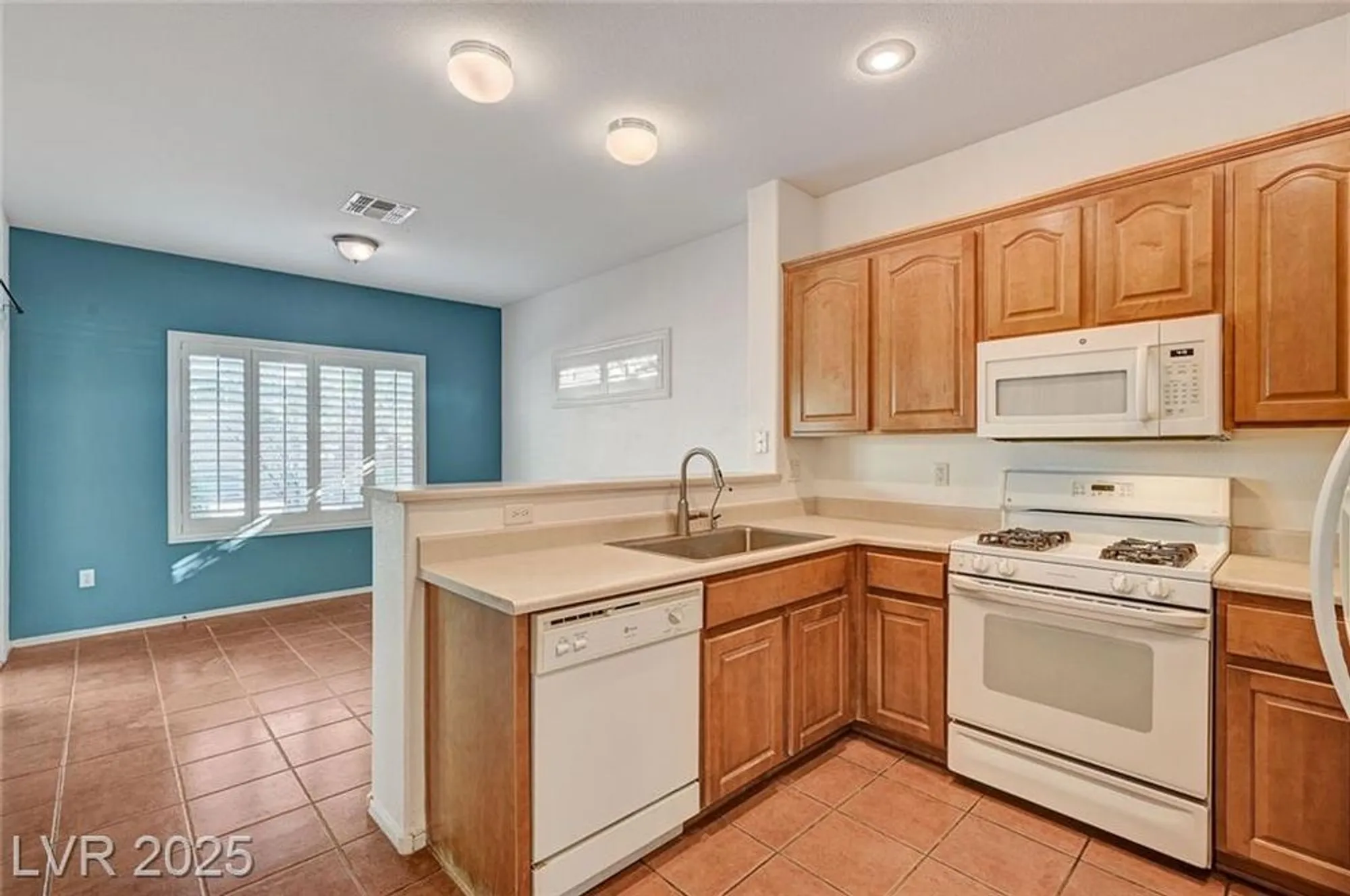 Property Slideshow image 17 of 51 | 1620 langston hughes st, Henderson, NV, 89052