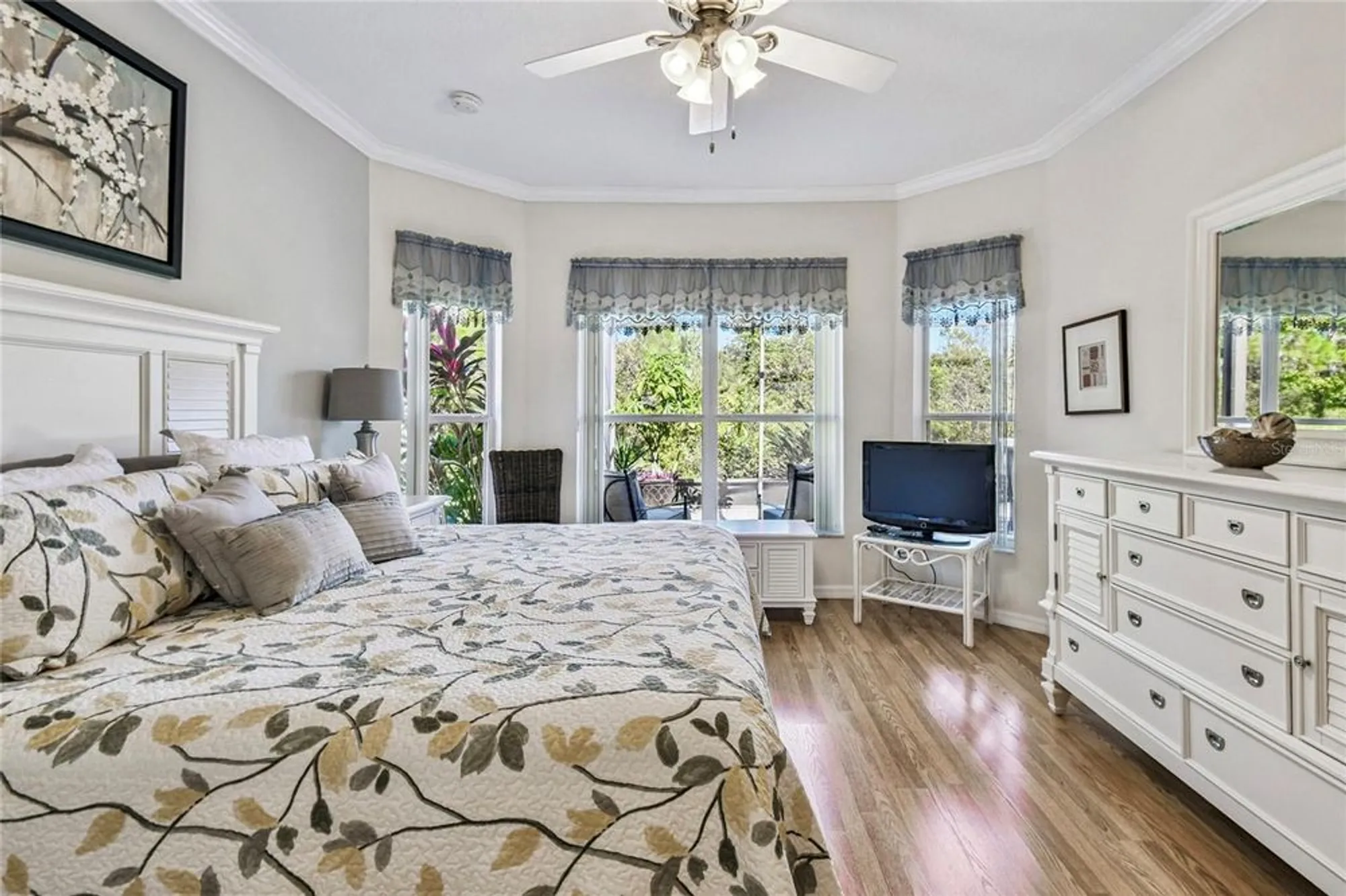 Property Slideshow image 23 of 61 | 536 portofino dr, Poinciana, FL, 34759