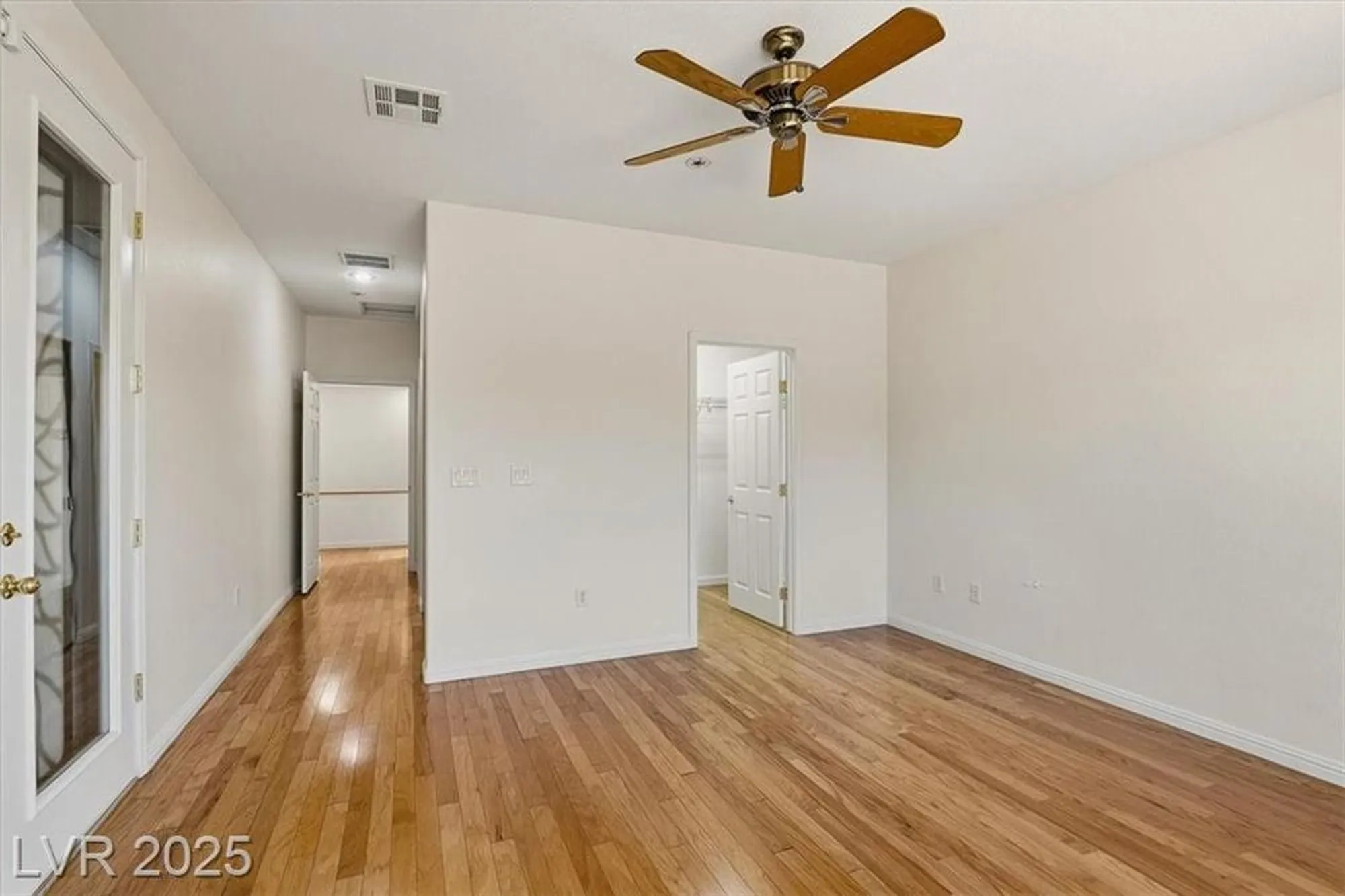 Property Slideshow image 19 of 45 | 4639 denaro dr, Las Vegas, NV, 89135