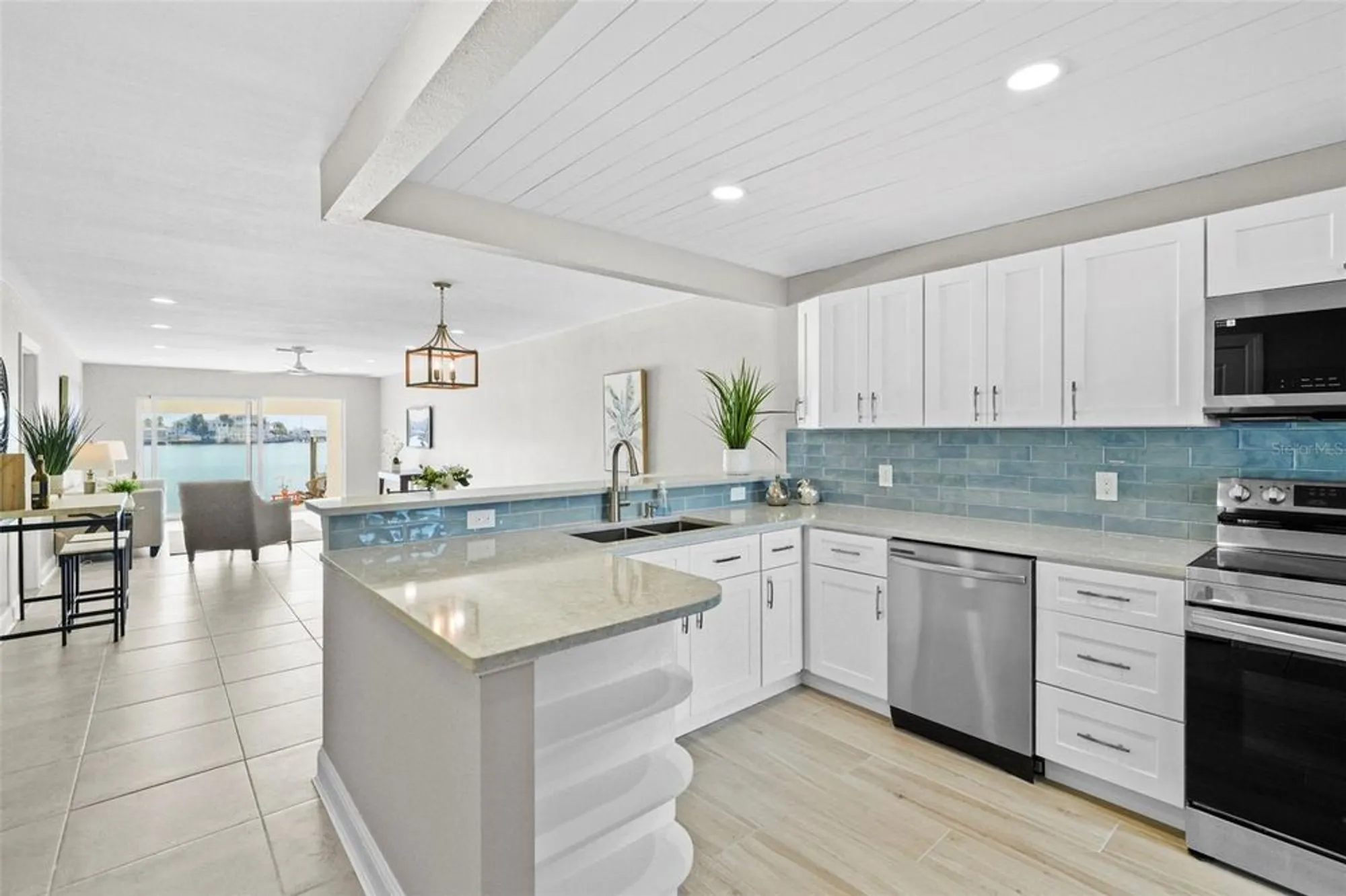 Property Slideshow image 4 of 54 | 642 boca ciega point blvd s, St Petersburg, FL, 33708