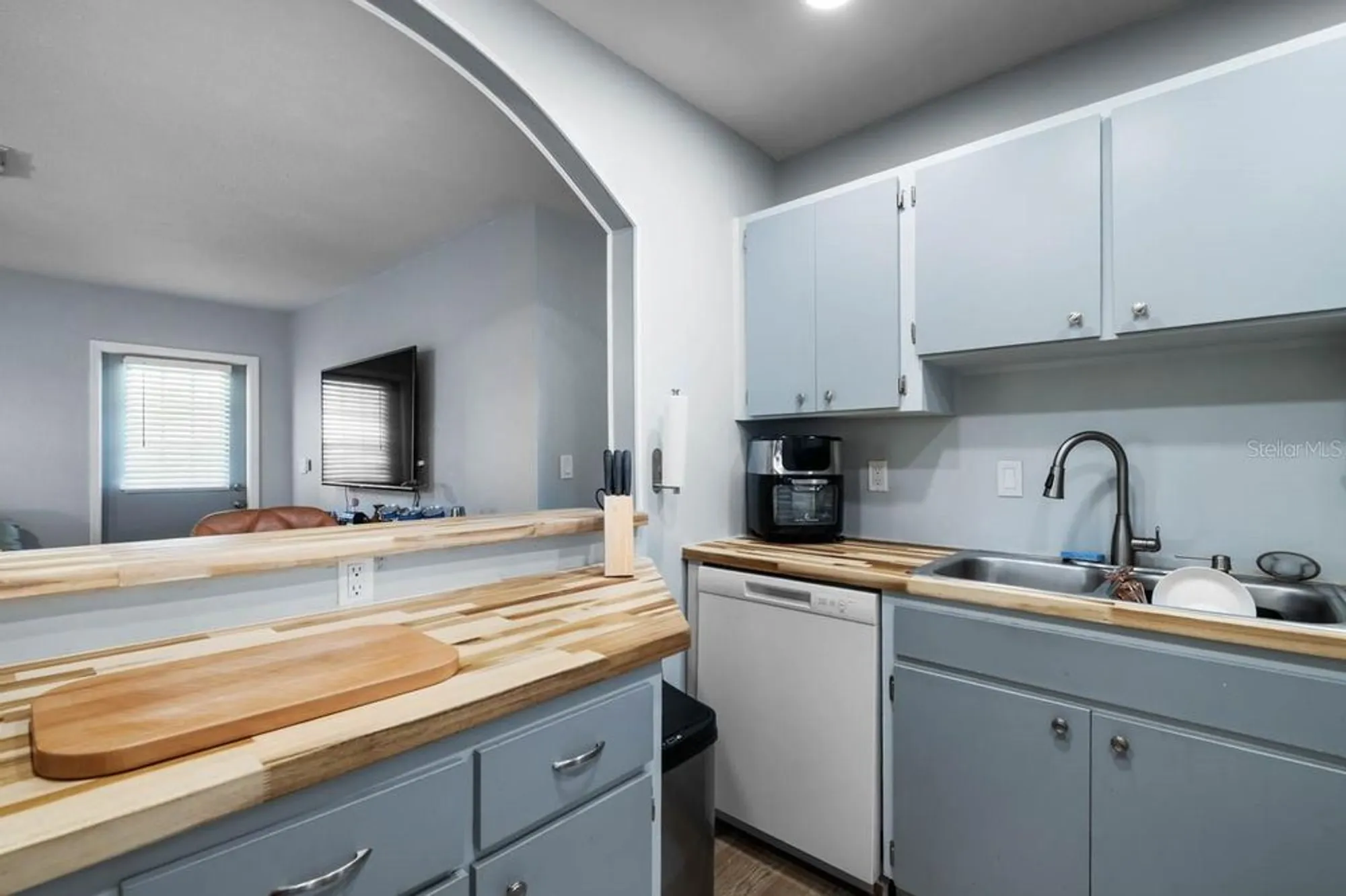 Property Slideshow image 14 of 34 | 403 fulham ct b, Sun City Center, FL, 33573