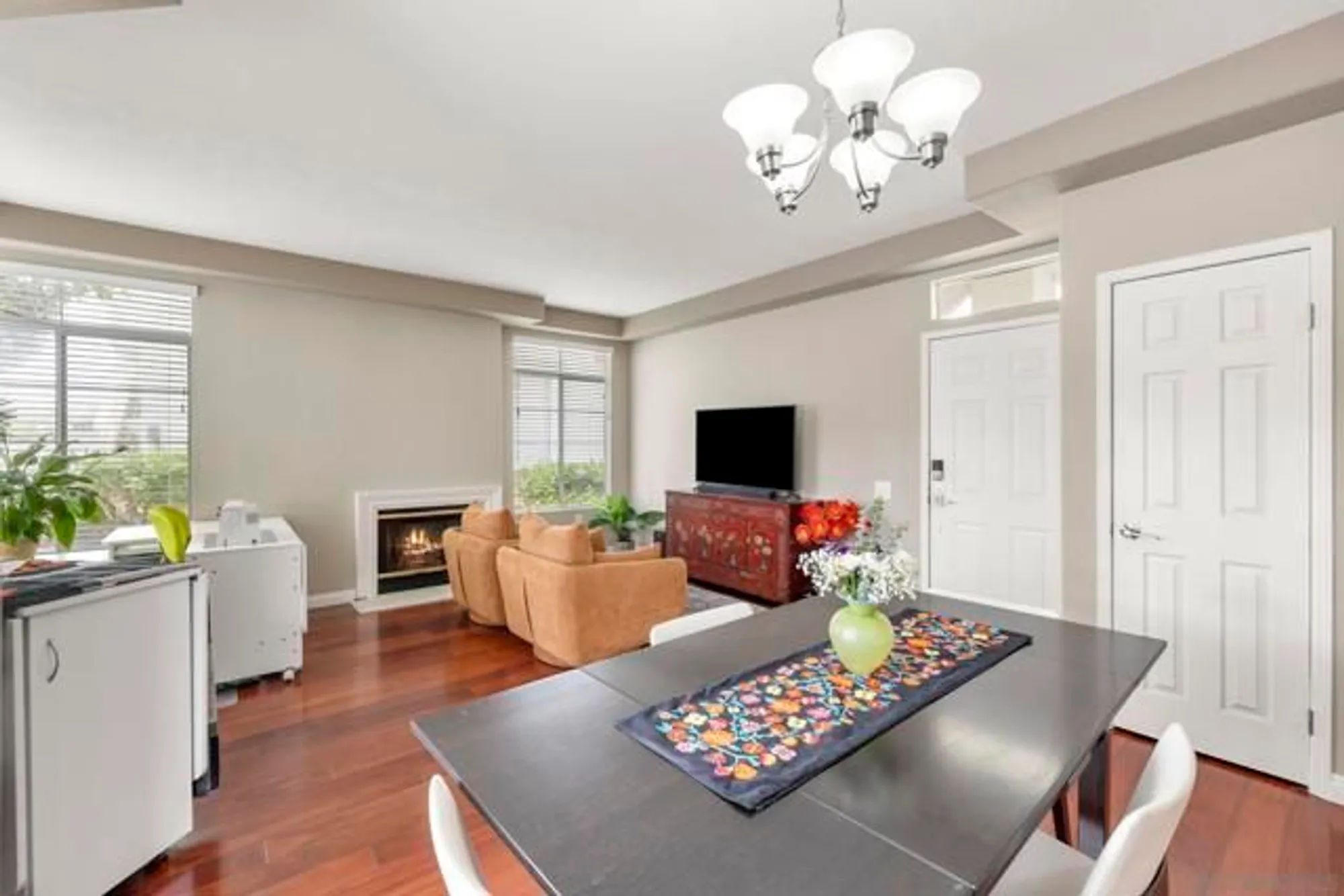 Property Slideshow image 7 of 35 | 3335 genoa way 112, Oceanside, CA, 92056