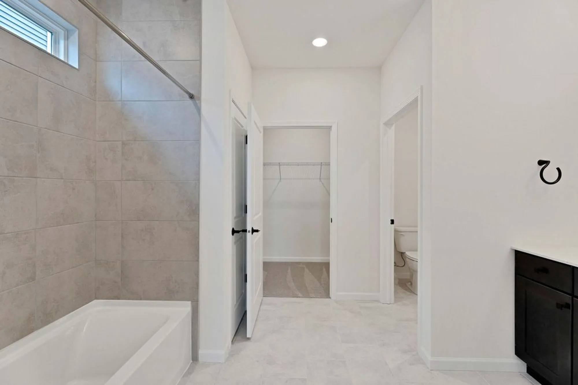 Property Slideshow image 14 of 28 | 3146 bellwether dr, Aurora, IL, 60503