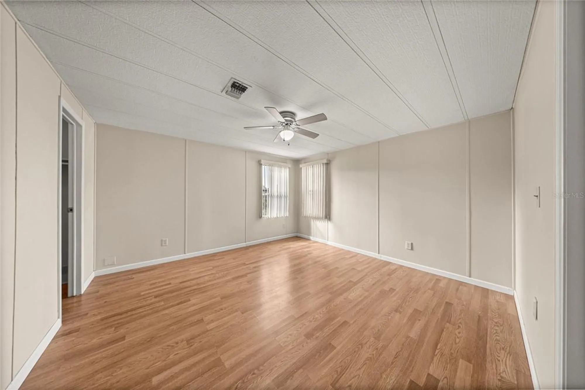 Property Slideshow image 15 of 31 | 712 devon dr, Lady Lake, FL, 32159