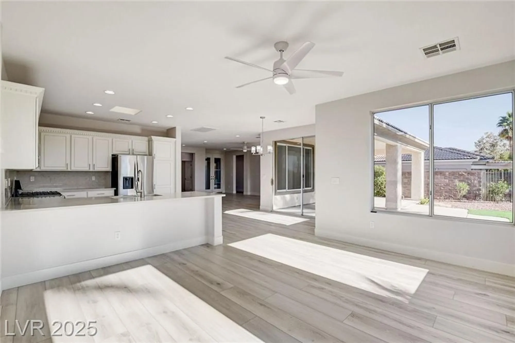 Property Slideshow image 10 of 57 | 10623 riva de fiore ave, Las Vegas, NV, 89135