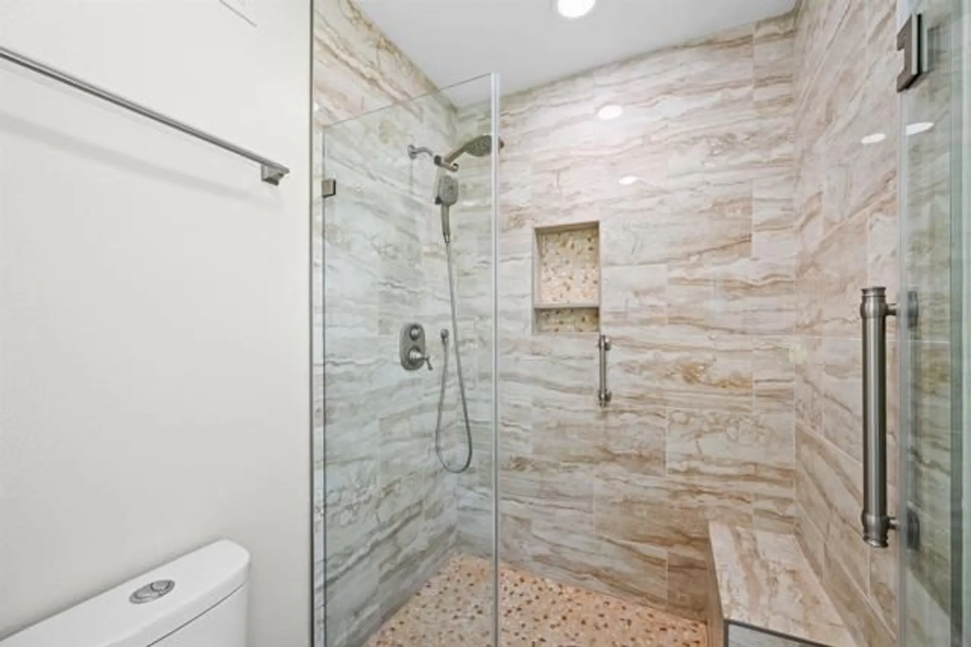 Property Slideshow image 11 of 18 | 12977 camino emparrado, San Diego, CA, 92128