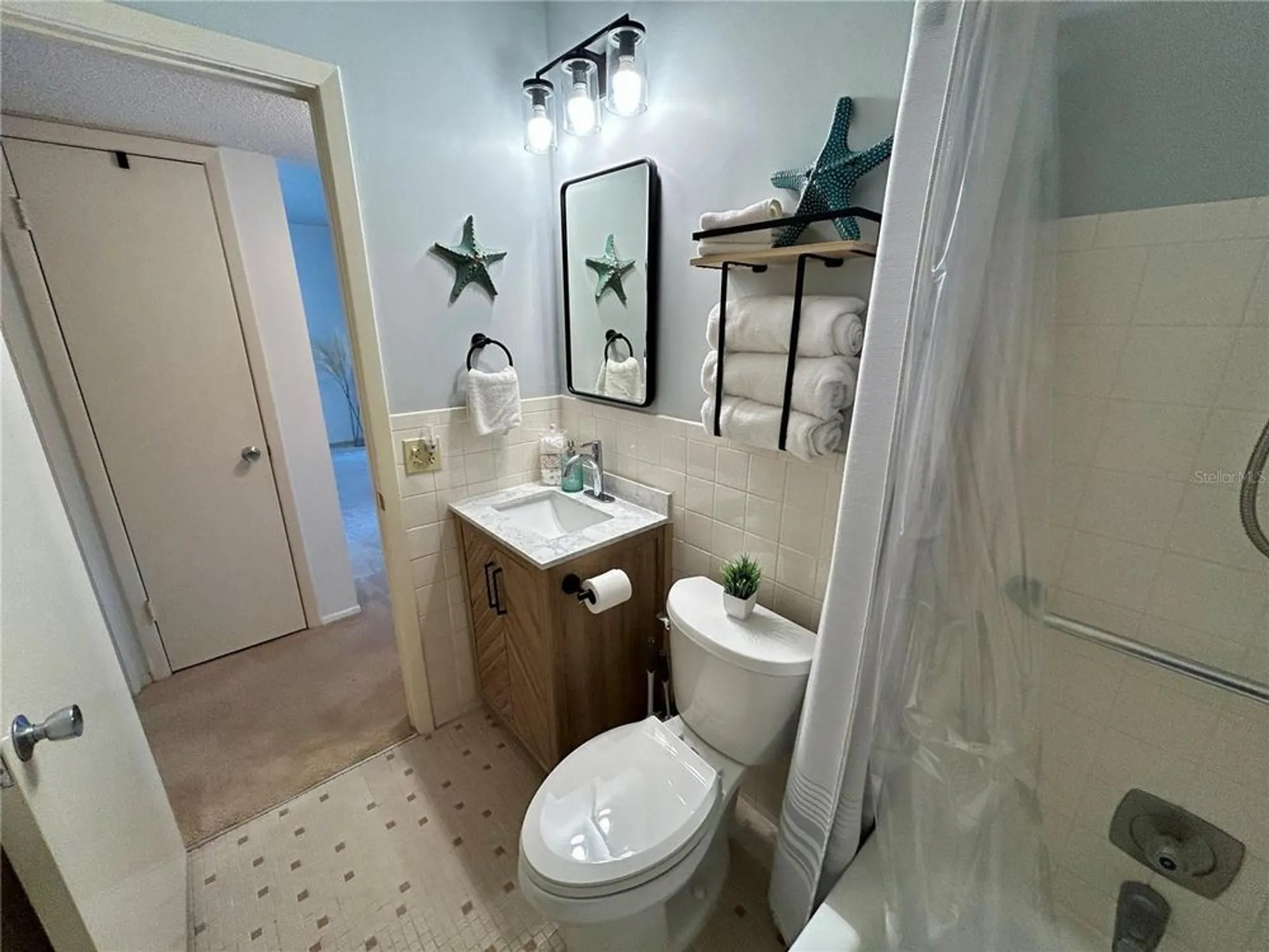Property Slideshow image 32 of 51 | 2461 rhodesian dr apt 45, Clearwater, FL, 33763
