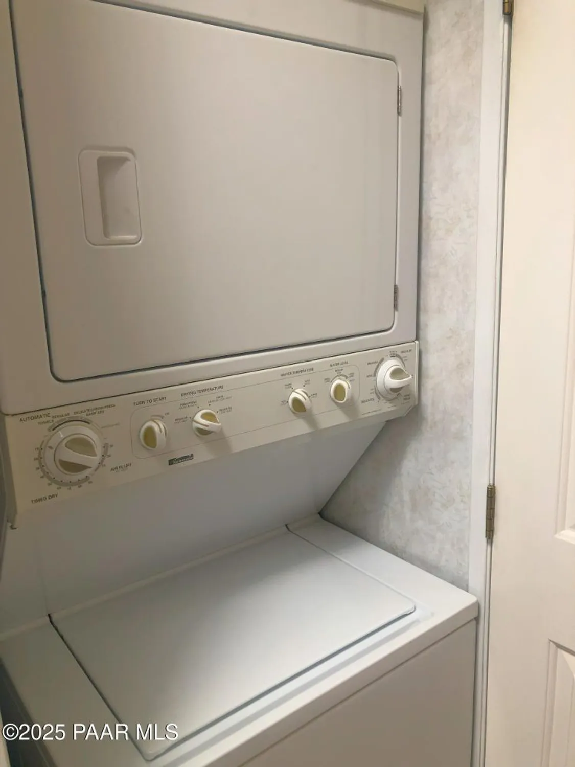 Property Slideshow image 11 of 16 | 864 n mountain brush dr, Prescott Valley, AZ, 86327