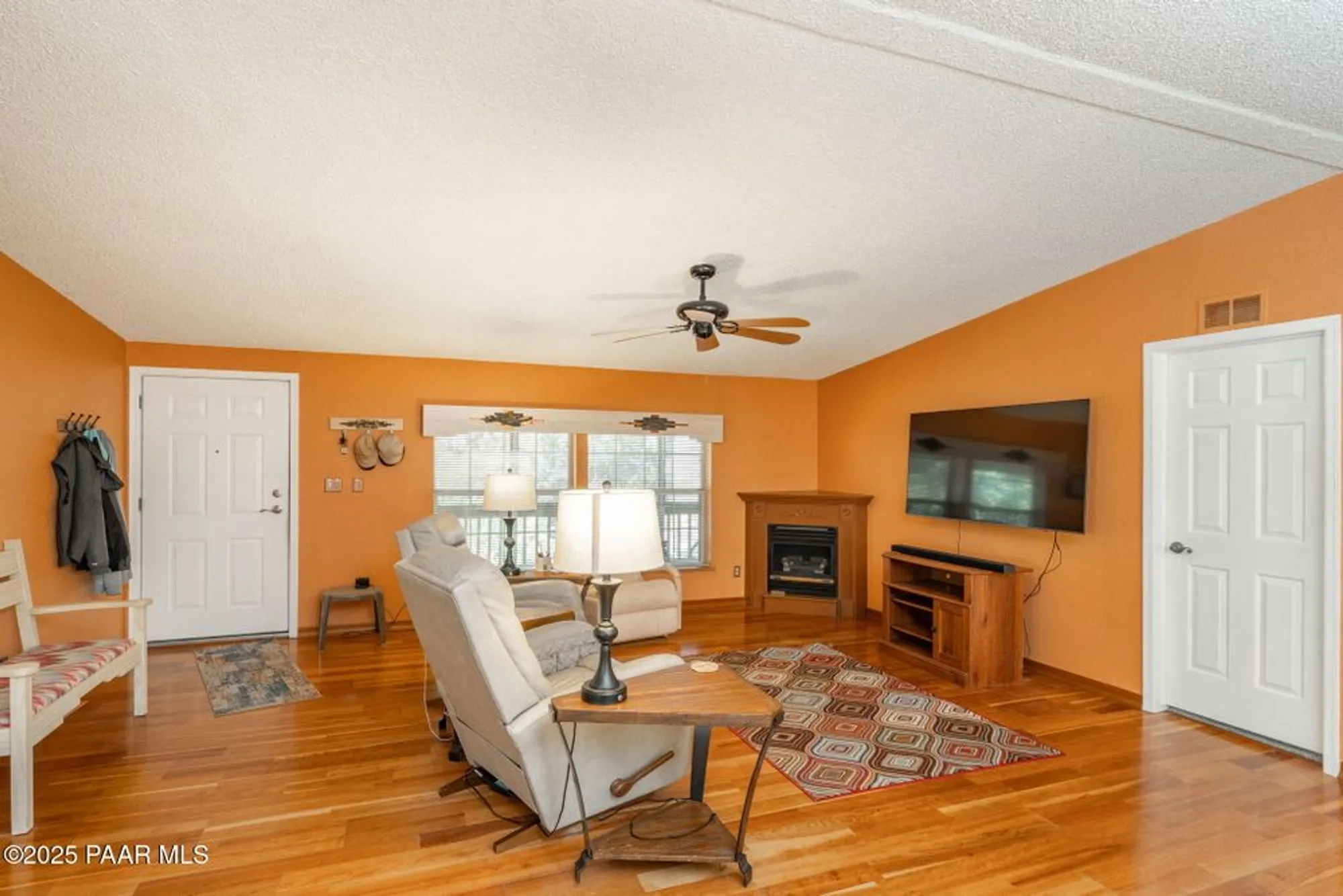 Property Slideshow image 9 of 35 | 2493 hilltop rd, Prescott, AZ, 86301