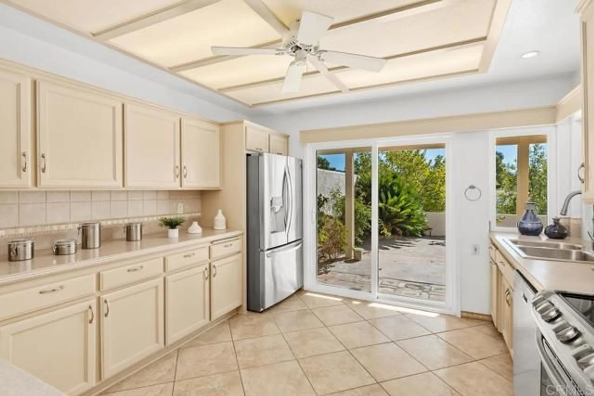 Property Slideshow image 9 of 27 | 17633 corte potosi, San Diego, CA, 92128