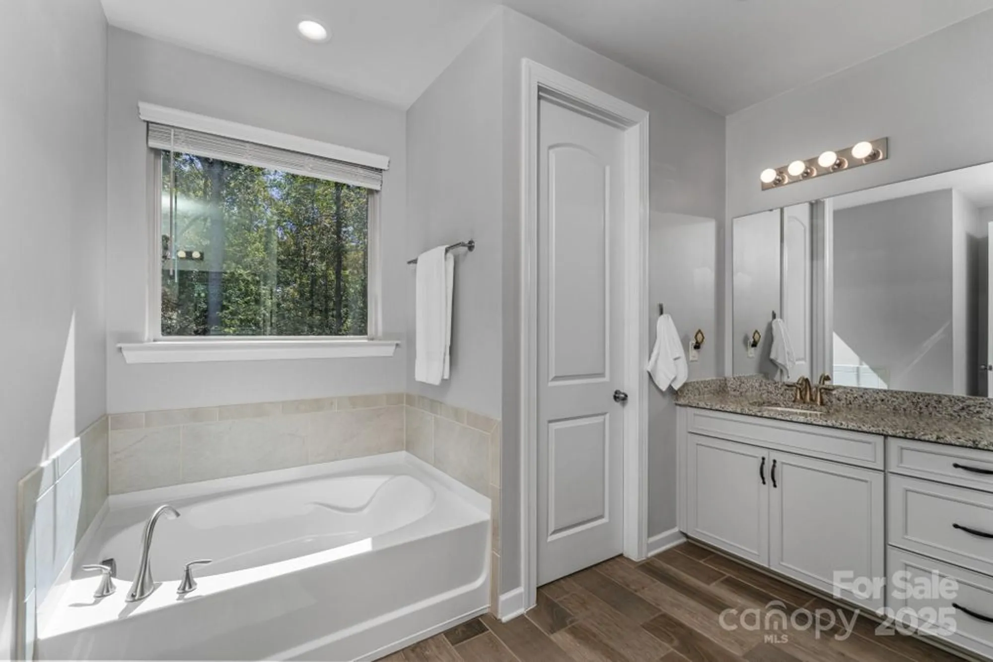 Property Slideshow image 33 of 48 | 4946 norman park pl, Lake Wylie, SC, 29710