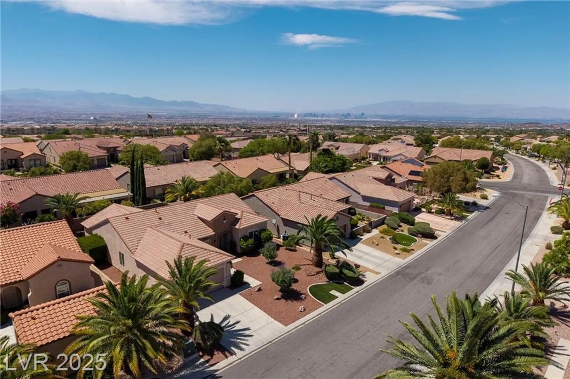 Property Slideshow image 23 of 37 | 2131 waterton rivers dr, Henderson, NV, 89044