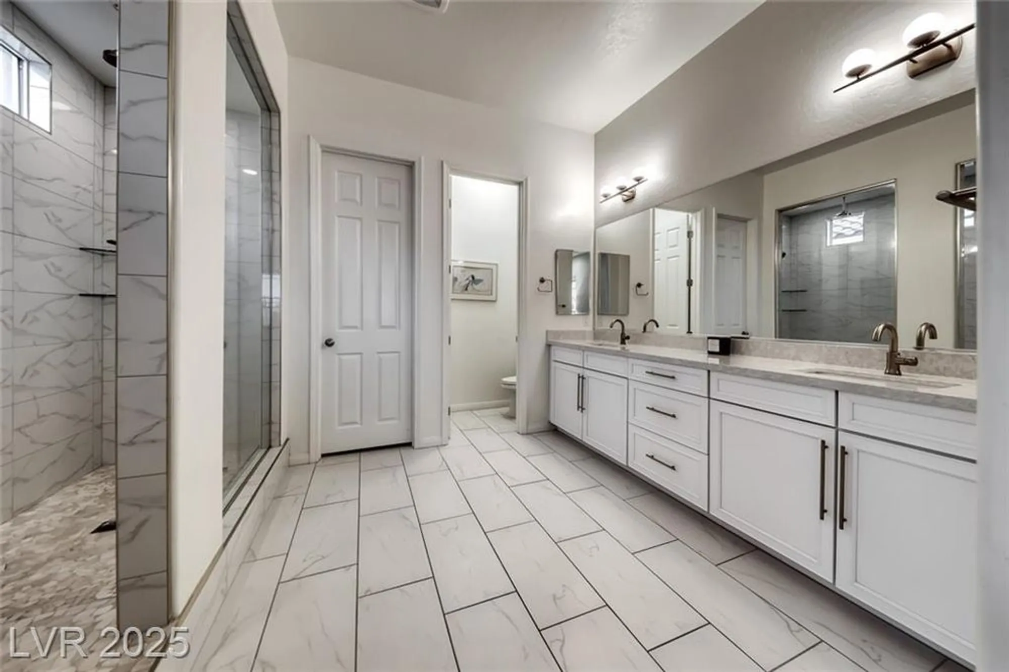 Property Slideshow image 33 of 78 | 32 tatahatso point st, Henderson, NV, 89011