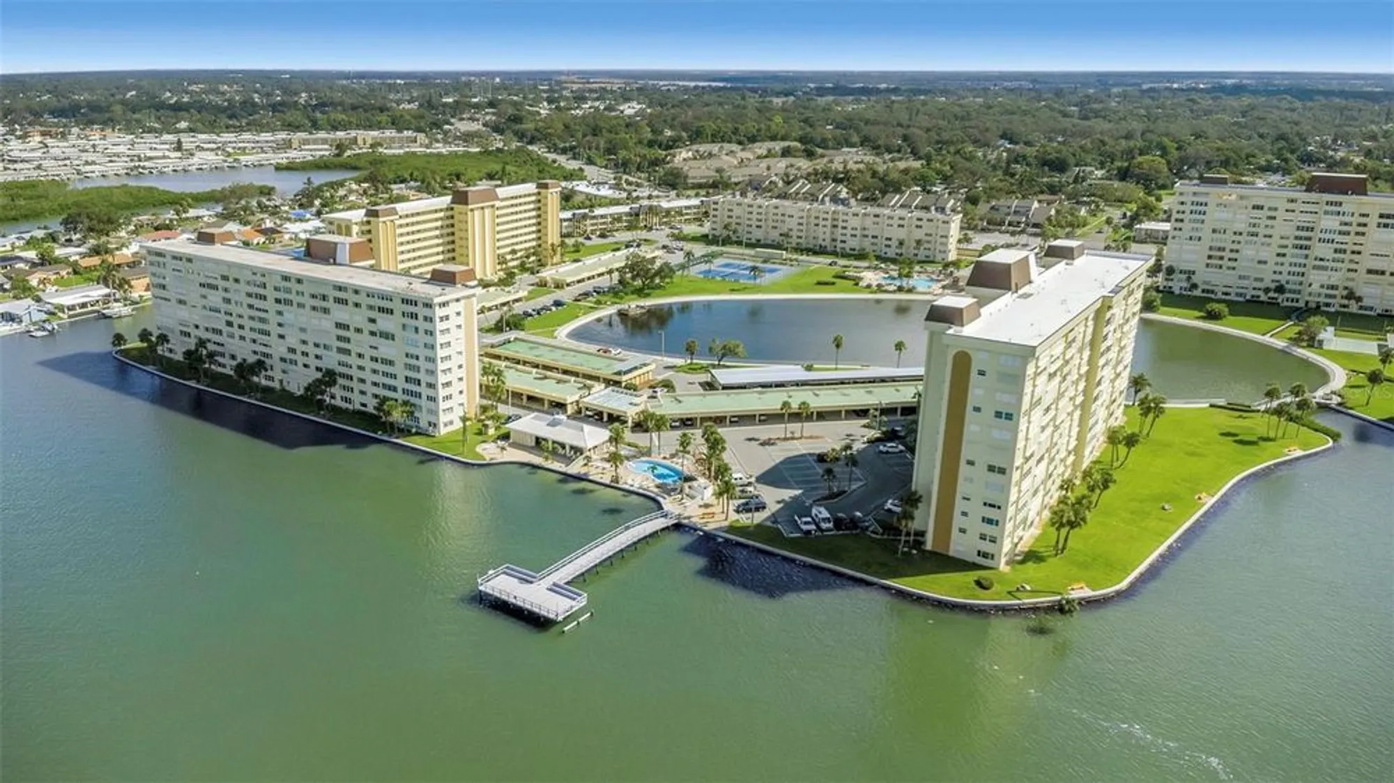 Property Slideshow image 87 of 95 | 4550 cove cir apt 207, St Petersburg, FL, 33708